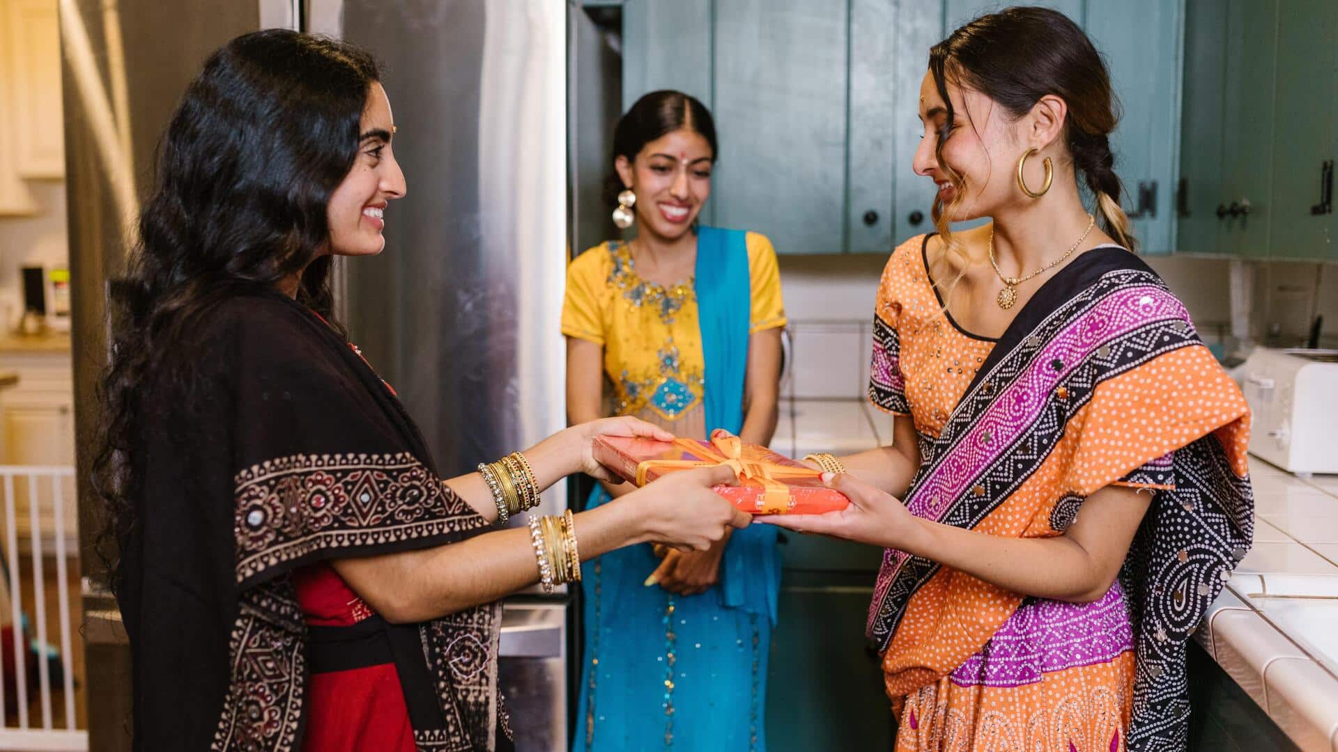 वयस्कों के लिए दोस्ती निभाना हो सकता है रोमांटिक रिश्ते से ज्यादा कठिन, जानिए क्यों