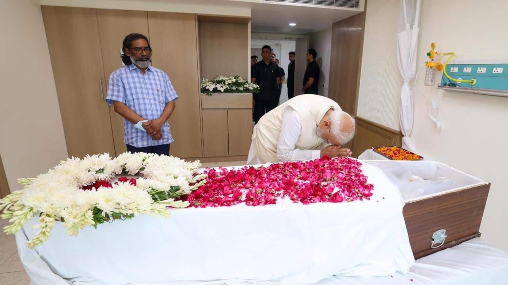 दिल्ली में शिबू सोरेन को प्रधानमंत्री नरेंद्र मोदी ने दी श्रद्धांजलि, हेमंत सोरेन को बंधाया ढांढस