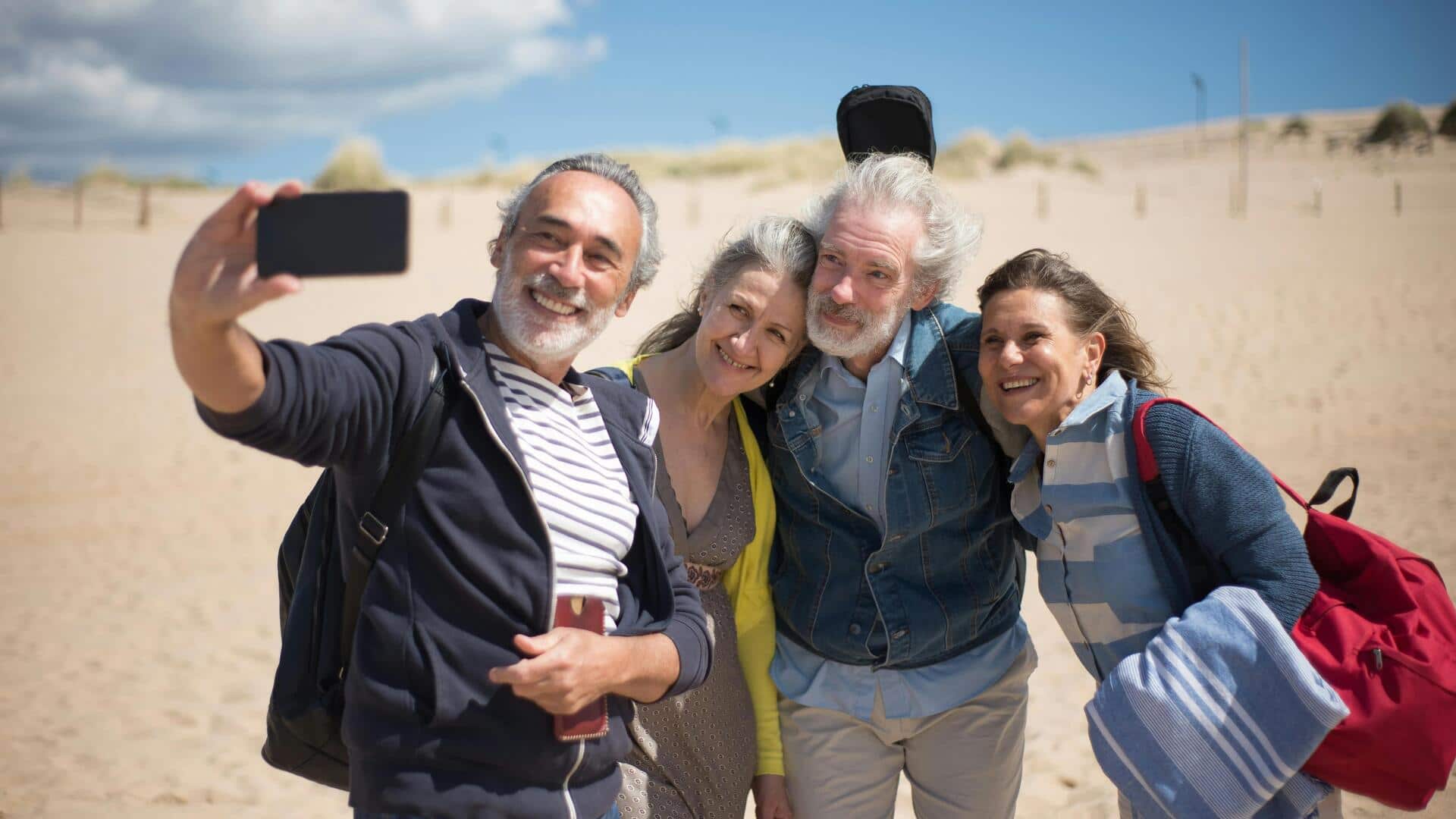 बुजुर्गों के साथ यात्रा करने वाले हैं तो इन 5 बातों का रखें खास ध्यान