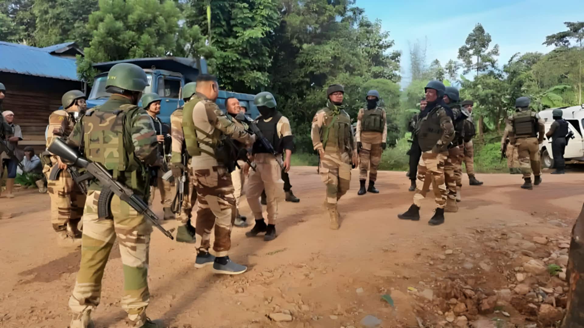 मणिपुर के बिष्णुपुर में रॉकेट हमले के बाद भड़की हिंसा; इंटरनेट बंद, कर्फ्यू लगा