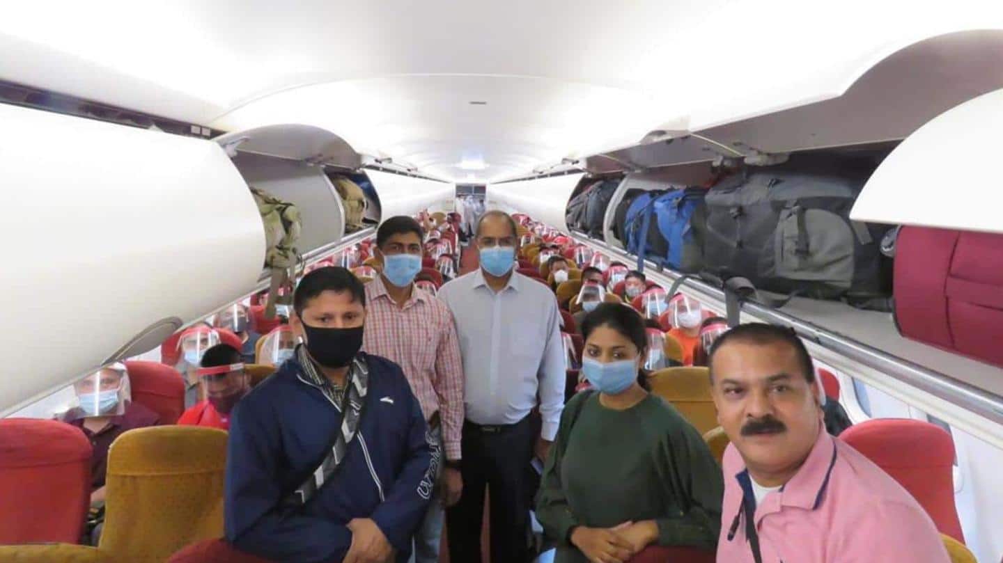अफगानिस्तान से अपने नागरिकों को निकालने में लगा हुआ है भारत अफगानिस्तान से अपने नागरिकों को निकालने में लगा हुआ है भारत