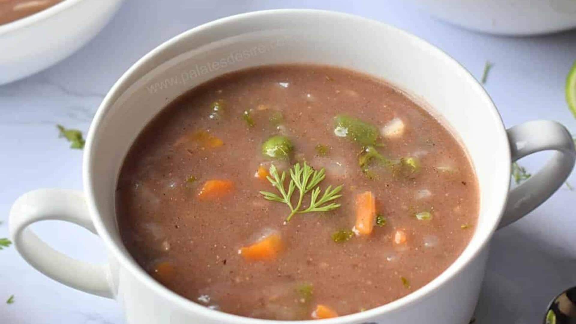 गर्म, पौष्टिक और स्वादिष्ट भोजन की तलाश में है? बनाएं रागी का सूप