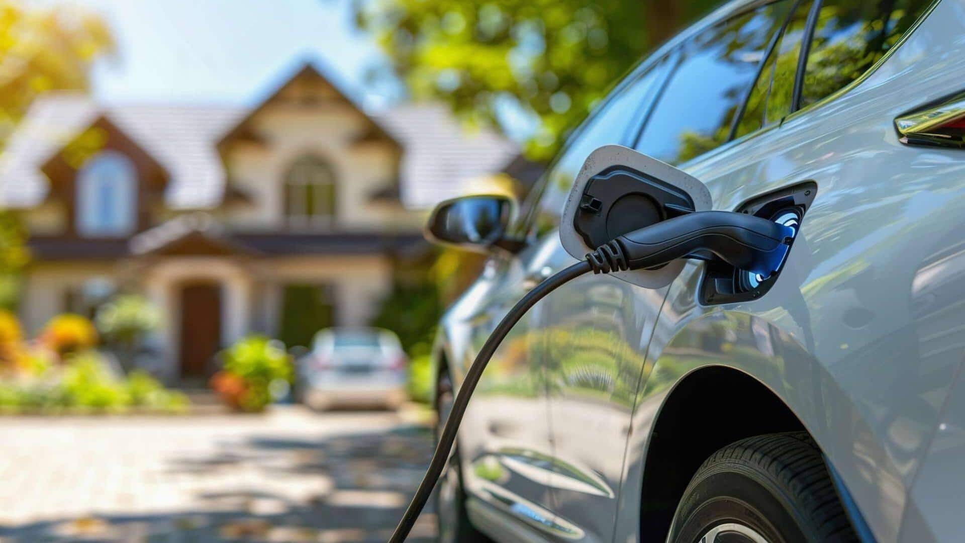 नई EV खरीदने जा रहे हैं? ये चीजें चेक करना बिल्कुल न भूलें