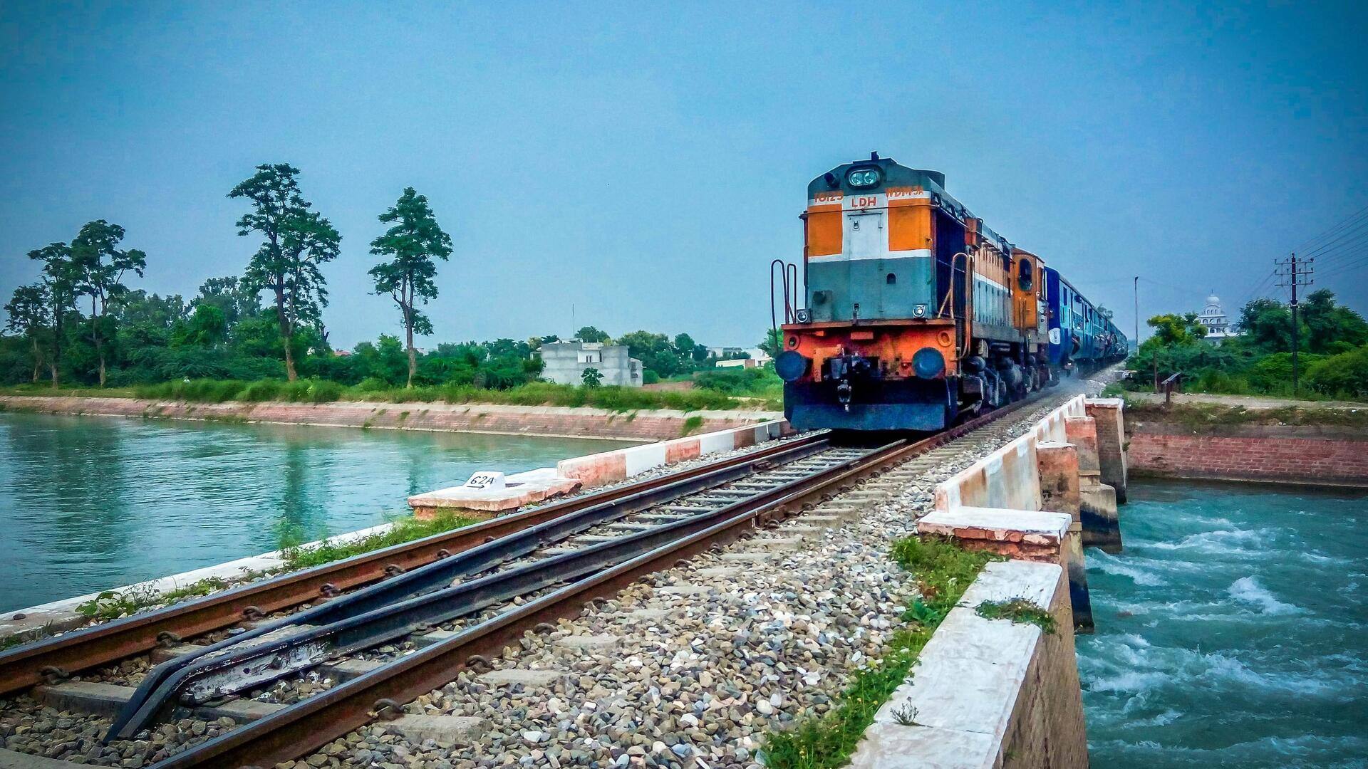 दिल्ली-हावड़ा रूट पर 50 से अधिक ट्रेनें अक्टूबर तक रद्द, कई के मार्ग बदले गए