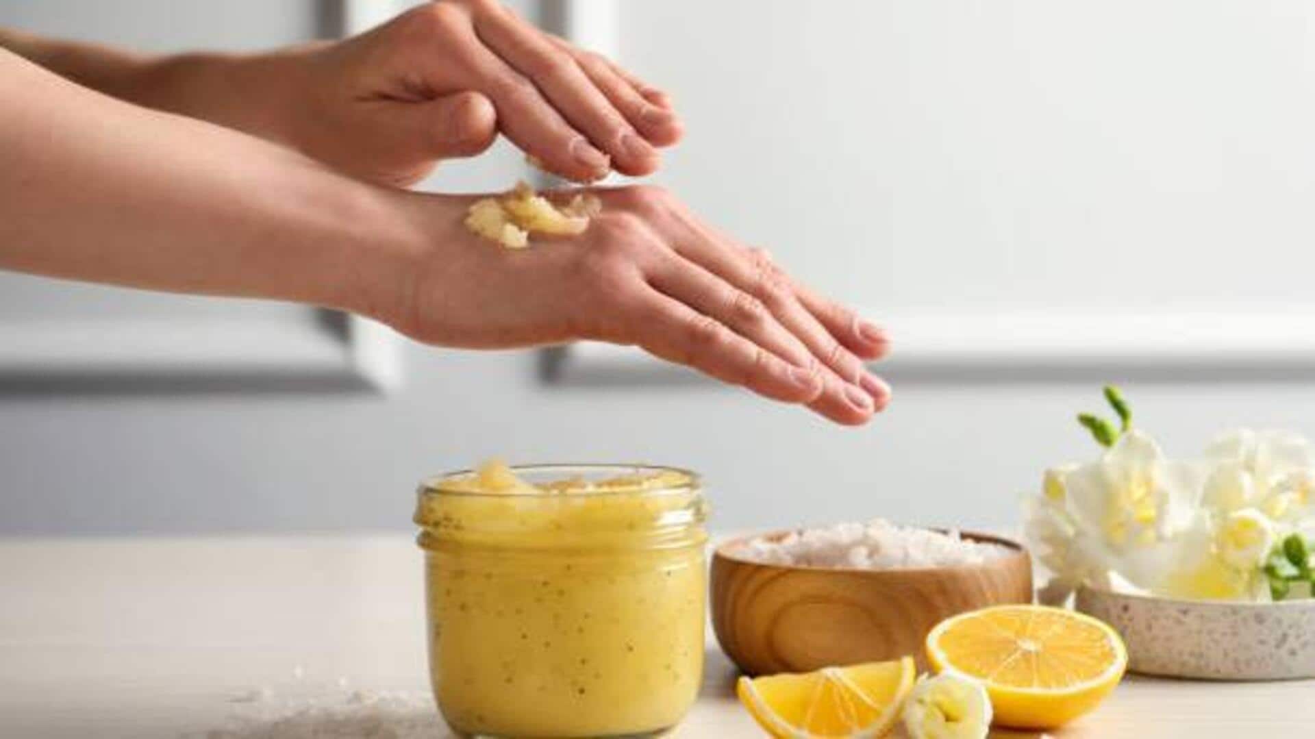 सर्दियों के दौरान हाथों की त्वचा को रूखा होने से बचाने के लिए बनाएं ये 5 स्क्रब