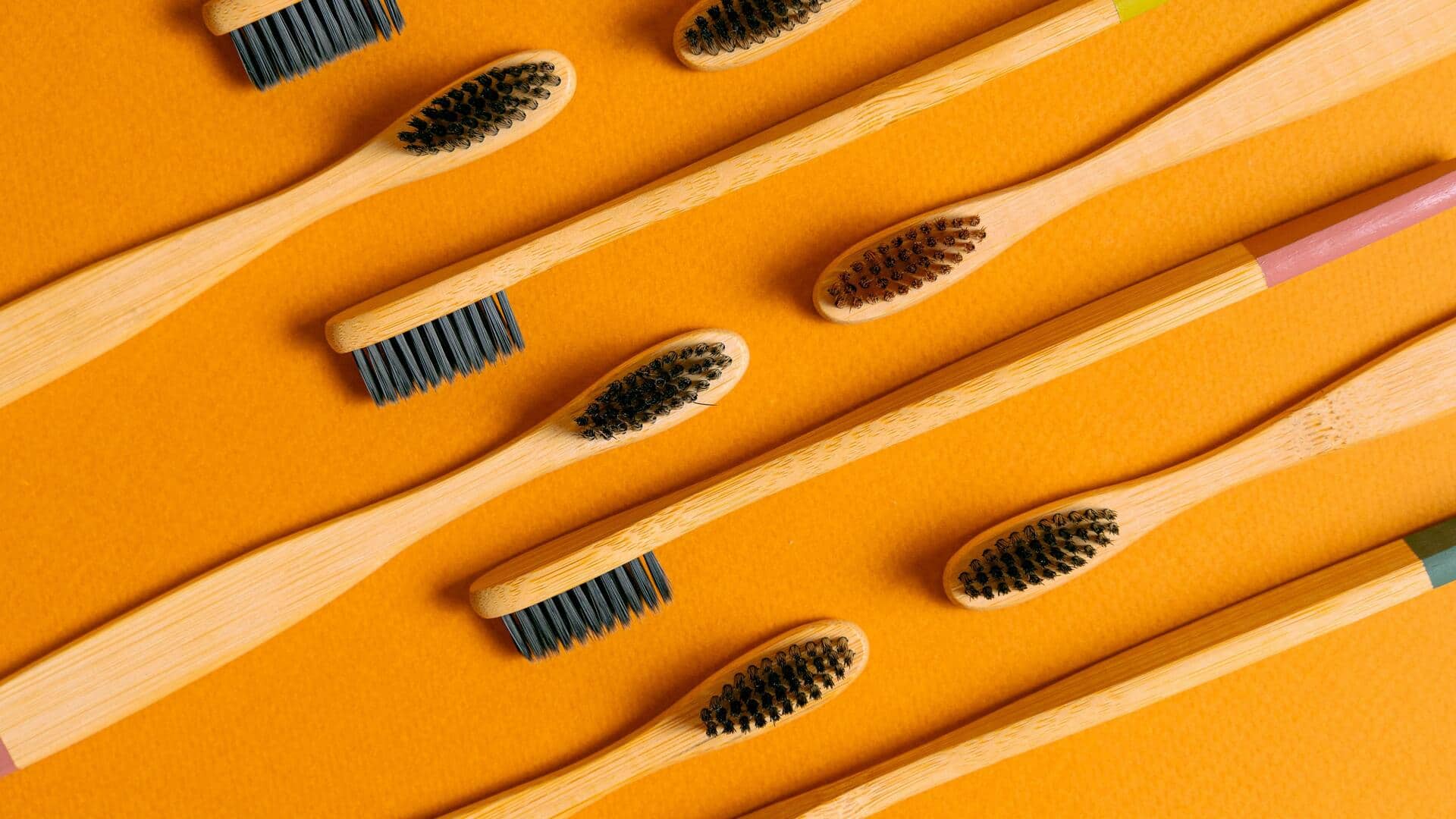 टूथब्रश का इस्तेमाल करते समय न करें ये गलतियां, लग सकती हैं बीमारियां