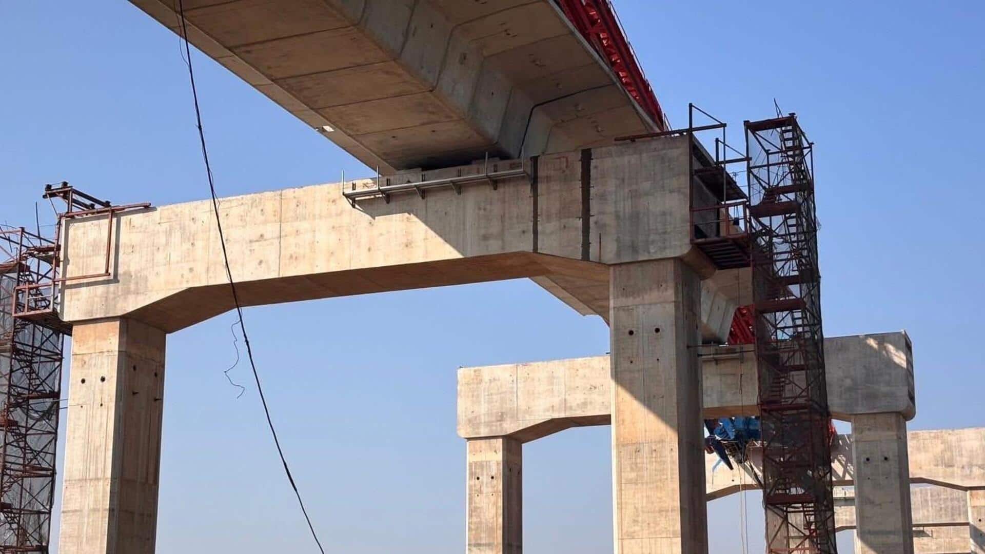 थाईलैंड में निर्माण कार्य के दौरान क्रेन गिरने से पटरी से उतरी ट्रेन, 22 की मौत