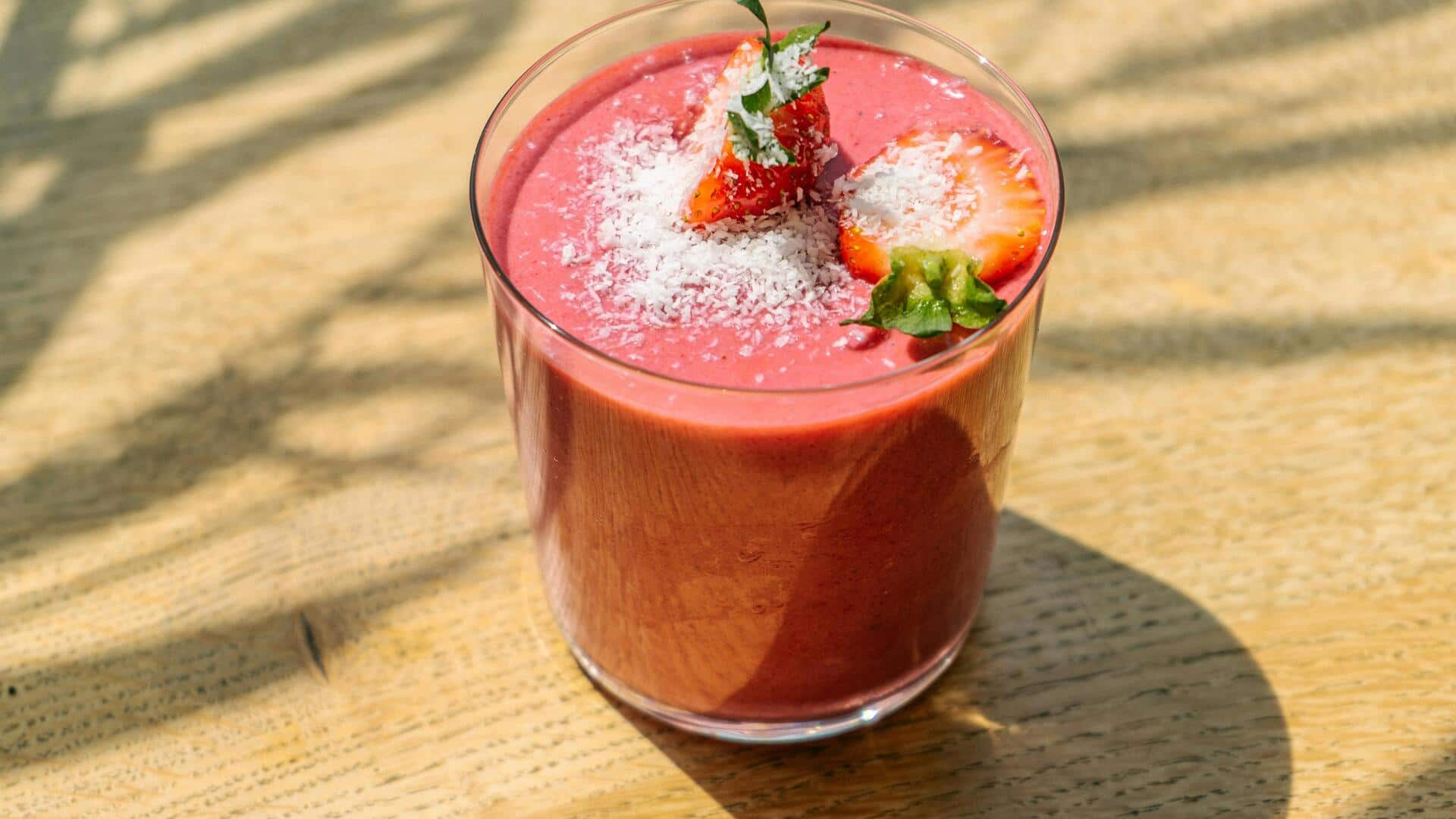 वजन घटाने के लिए बनाकर पिएं ये 5 पौष्टिक स्मूदी, आसान है रेसिपी