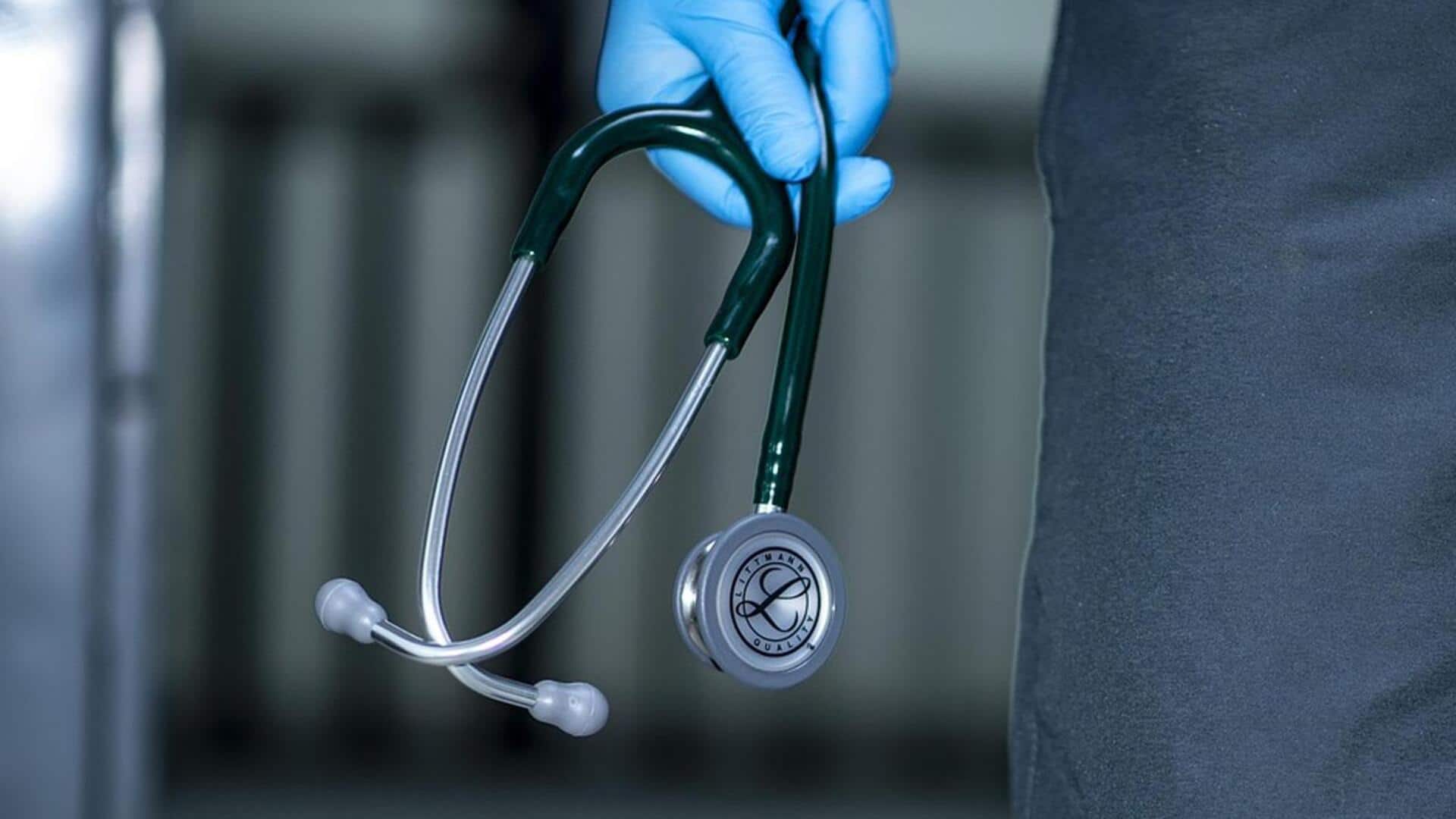 AI स्टेथोस्कोप से मिनटों में पता चलेंगी हृदय सम्बंधित बीमारियां, जानें कैसे करता है काम AI स्टेथोस्कोप से मिनटों में पता चलेंगी हृदय सम्बंधित बीमारियां, जानें कैसे करता है काम