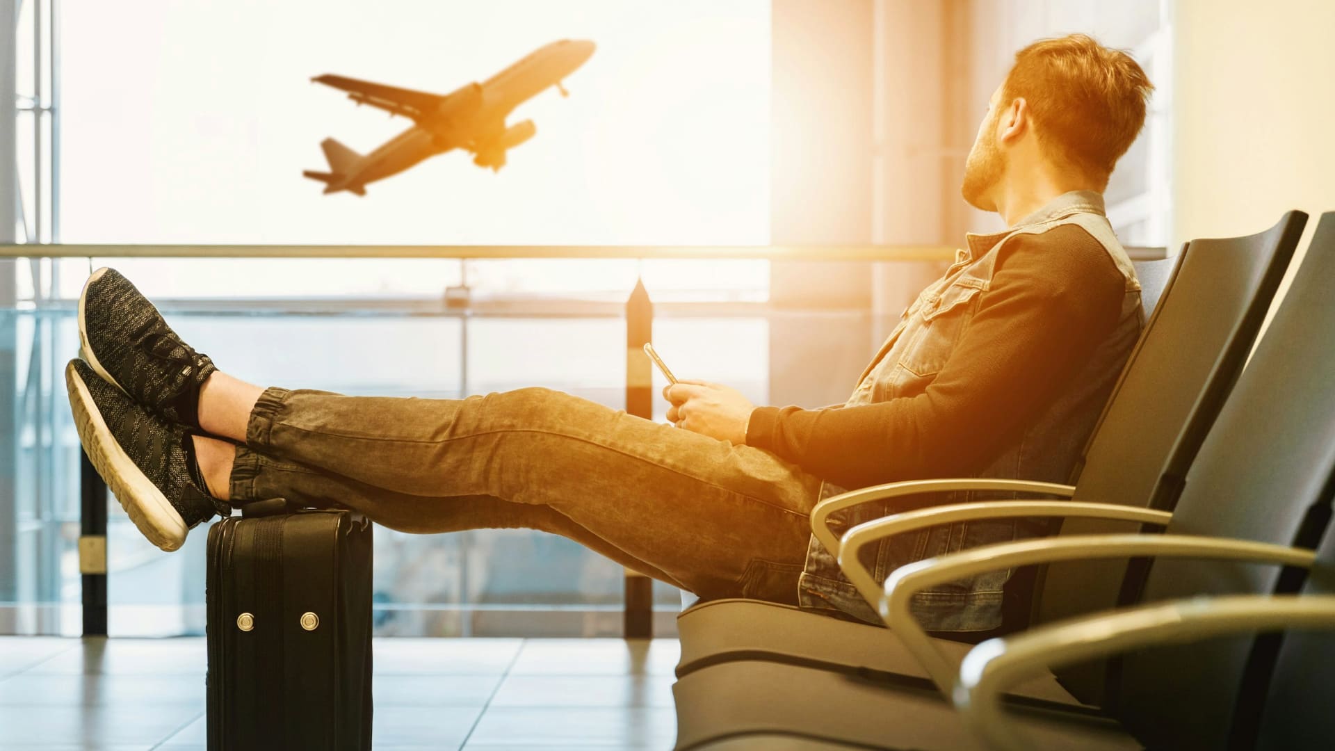 क्रेडिट कार्ड और ऑनलाइन बुकिंग में छिपे हैं यात्रा बीमा लाभ, जानिए कैसे उठाएं फायदा 