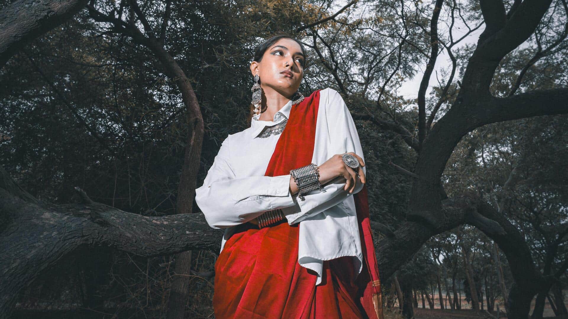 भारतीय और पश्चिमी कपड़ों को एक साथ पहनना चाहती हैं? इन बातों का रखें ध्यान