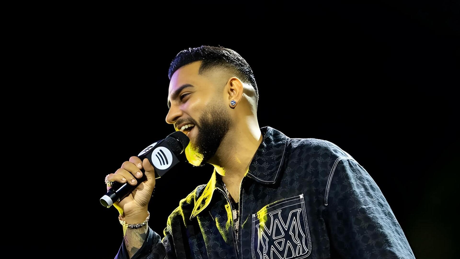 पंजाबी गायक करण औजला के दिल्ली कॉन्सर्ट में भारी हंगामा, चले लात-घूंसे; मारपीट का वीडियो वायरल