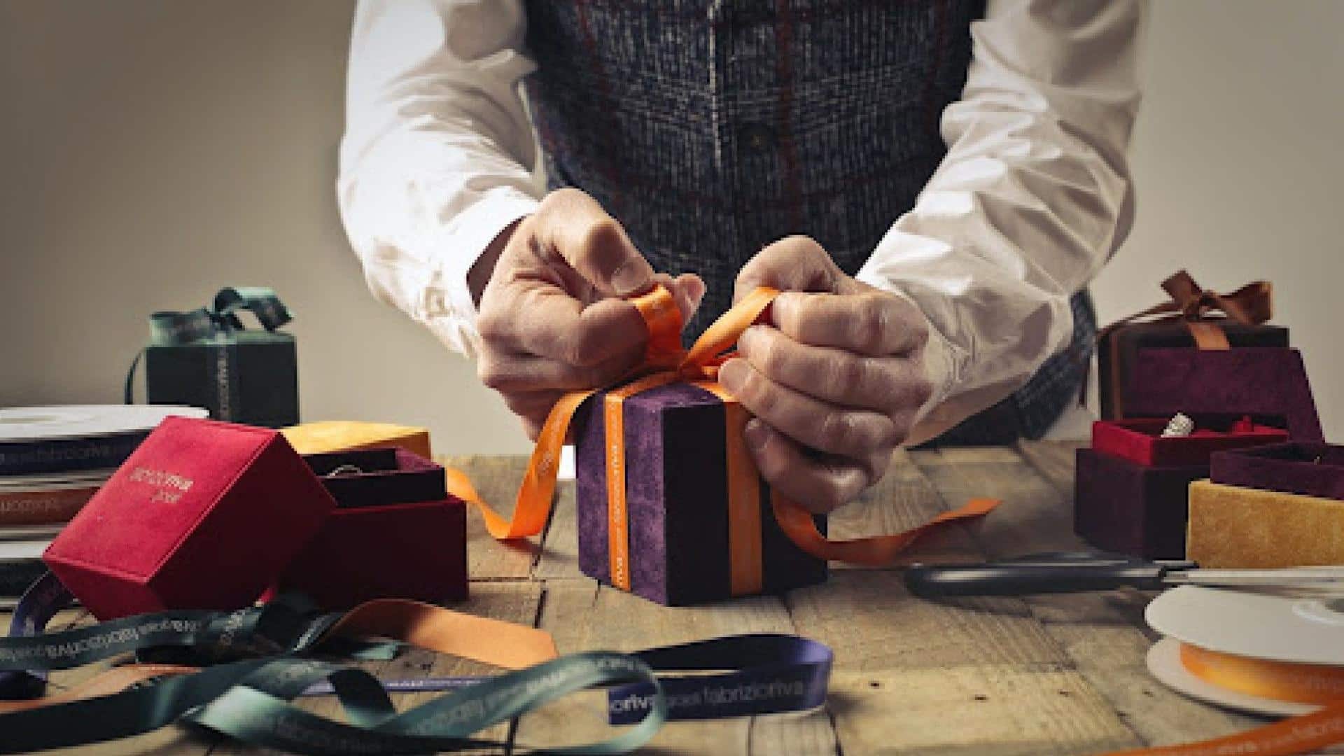 AI सही गिफ्ट खरीदने में कैसे कर रहा है मदद? 