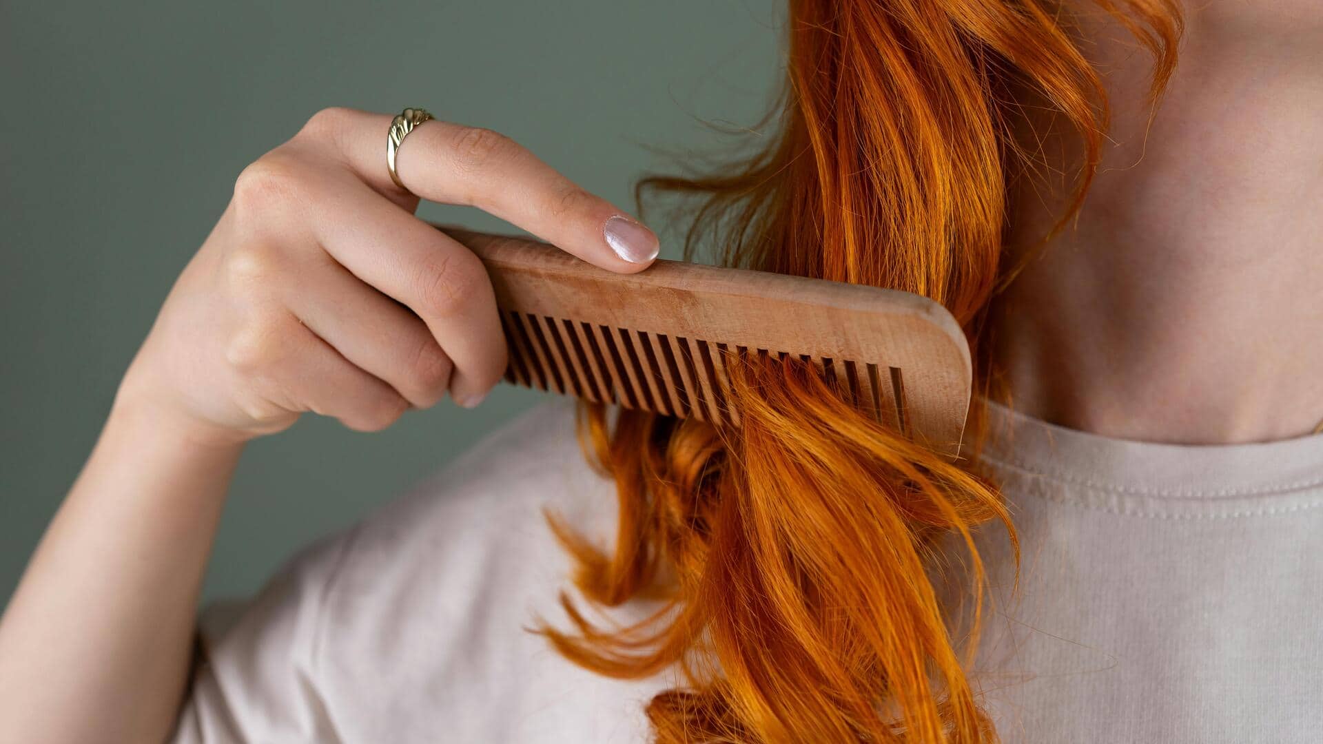 बाजार से कंघी खरीदते समय इन 5 बातों का रखें ध्यान, मिलेगी सही कंघी