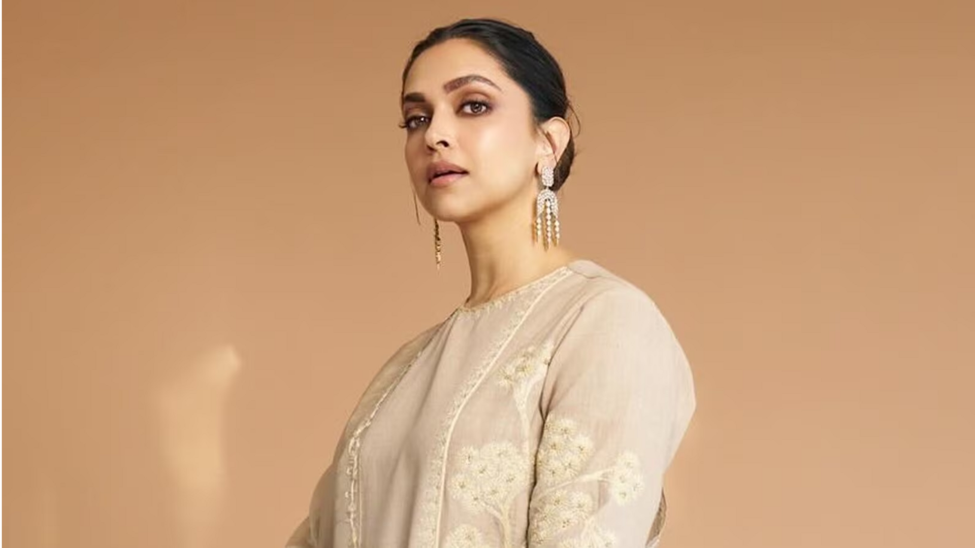 दीपिका पादुकोण का फिर दुनियाभर में बजा डंका, सेलेना गोमेज समेत इन महिलाओं संग मिला सम्मान दीपिका पादुकोण का फिर दुनियाभर में बजा डंका, सेलेना गोमेज समेत इन महिलाओं संग मिला सम्मान