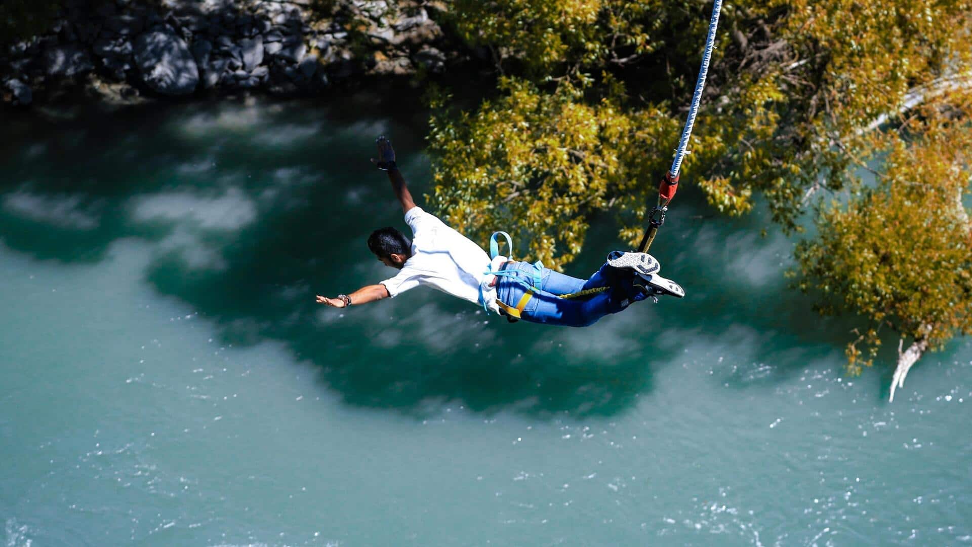 उत्तराखंड: ऋषिकेश में बंजी जंपिंग के दौरान रस्सी टूटी, 180 फीट की ऊंचाई से युवक गिरा