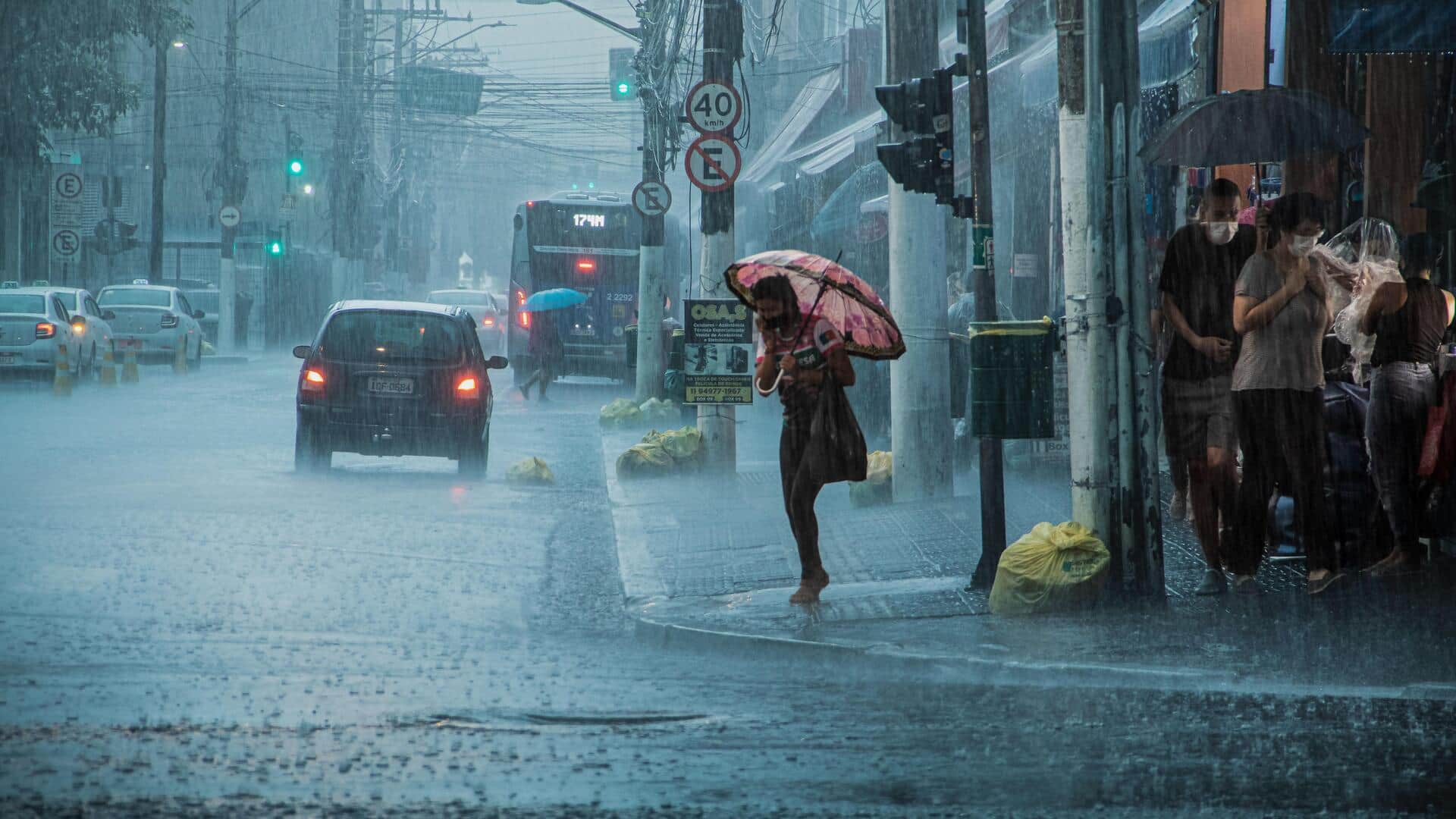 भारी बारिश के कारण घर में भर गया है पानी? तुरंत उठाएं ये 5 कदम 