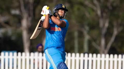 वैभव सूर्यवंशी ने UAE के खिलाफ 32 गेंदों में लगाया शतक, खेली 144 रन की पारी