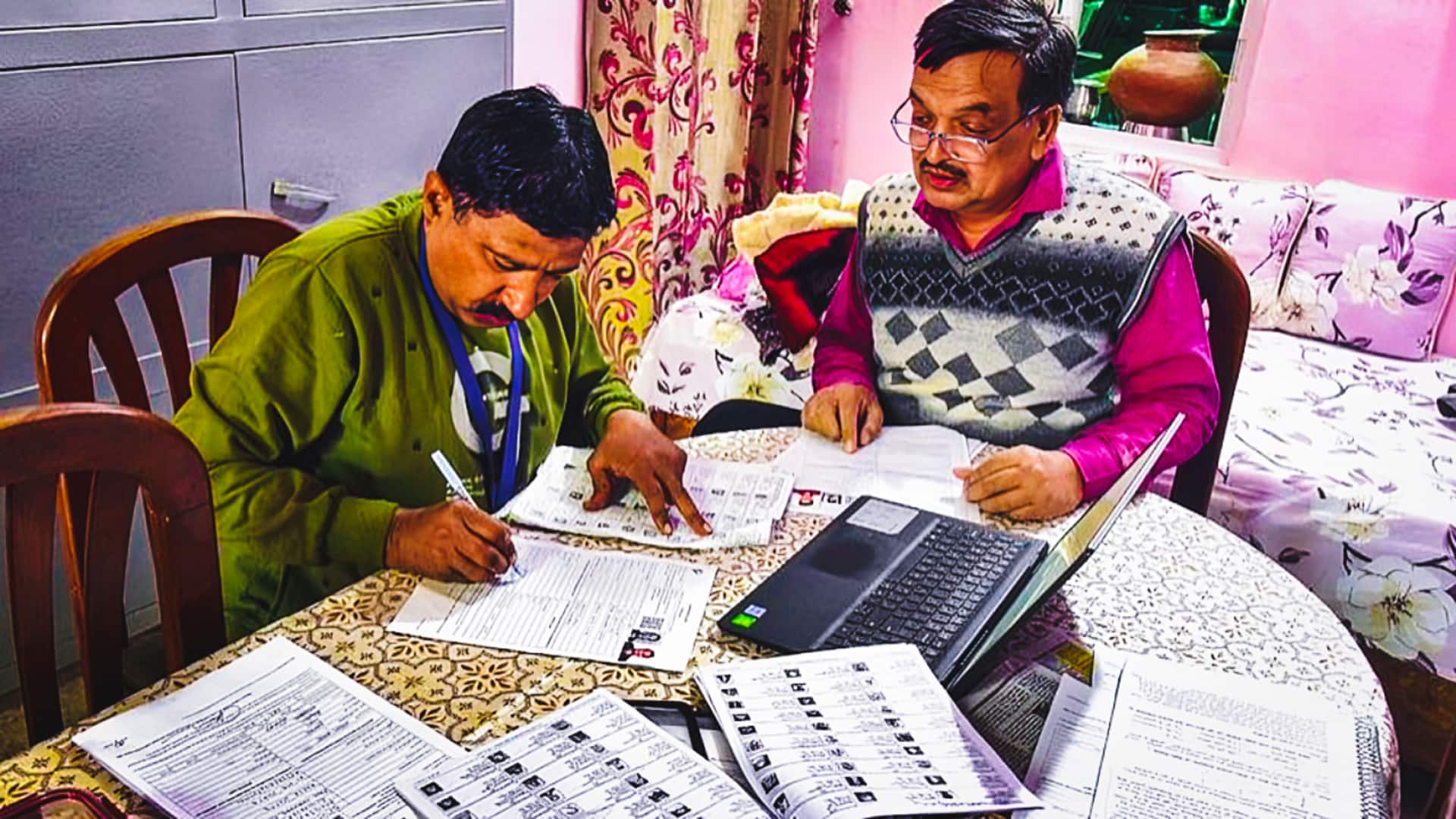 गुजरात में SIR के बाद ड्राफ्ट सूची जारी, 73 लाख से अधिक मतदाताओं के नाम हटे