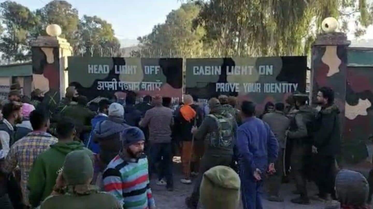 जम्मू-कश्मीर: सैन्य कैंप के बाहर गोलीबारी में 2 नागरिकों की मौत; सेना पर आरोप, प्रदर्शन शुरू