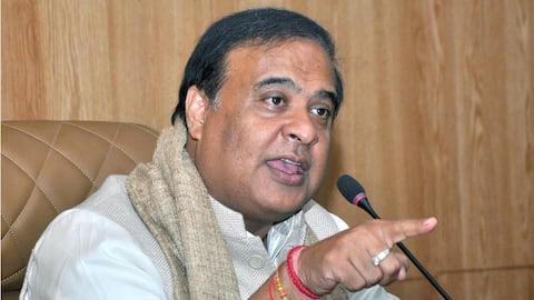 असम के मुख्यमंंत्री हिमंत बिस्वा सरमा को गुवाहाटी हाई कोर्ट ने नोटिस जारी किया, जानिए मामला