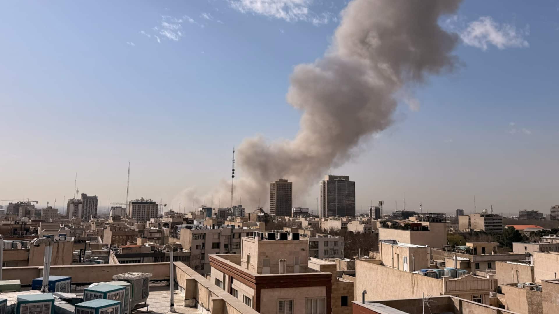 इजरायल-अमेरिका का ईरान पर हमला, ईरान ने भी उठाया जवाबी कदम; अब तक क्या-क्या हुआ?