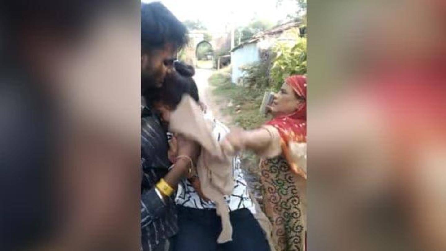 महिलाओं ने जबरदस्ती उतारा हिजाब महिलाओं ने जबरदस्ती उतारा हिजाब