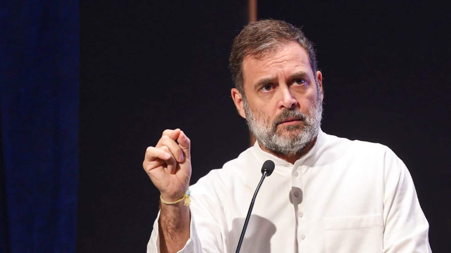 जुबीन गर्ग के परिवार से मिले राहुल गांधी, असम सरकार से की निष्पक्ष जांच की मांग जुबीन गर्ग के परिवार से मिले राहुल गांधी, असम सरकार से की निष्पक्ष जांच की मांग