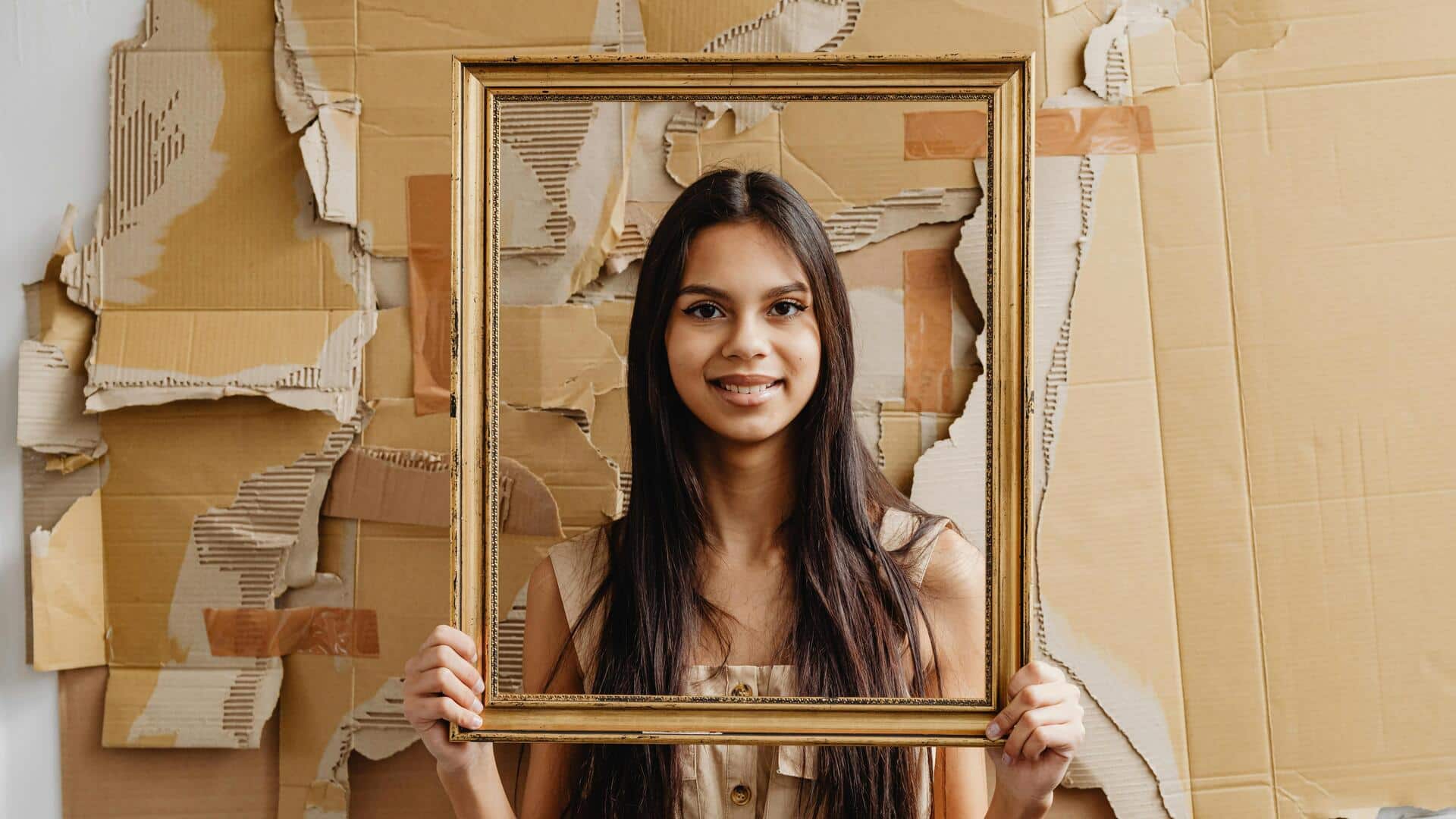 घर पर बेकार पड़ी चीजों से बनाए जा सकते हैं ये सुंदर फोटो फ्रेम, जानिए तरीका