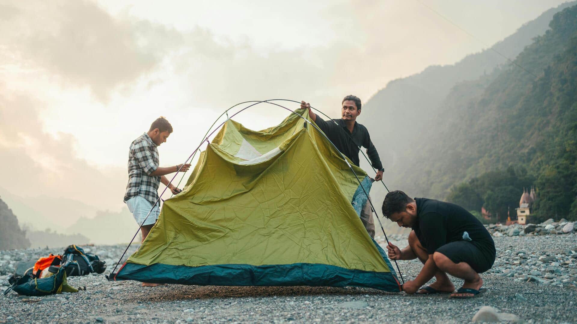 कैंपिंग के दौरान इन 5 बातों का रखें खास ध्यान, सुरक्षित रहेगा आपका अनुभव