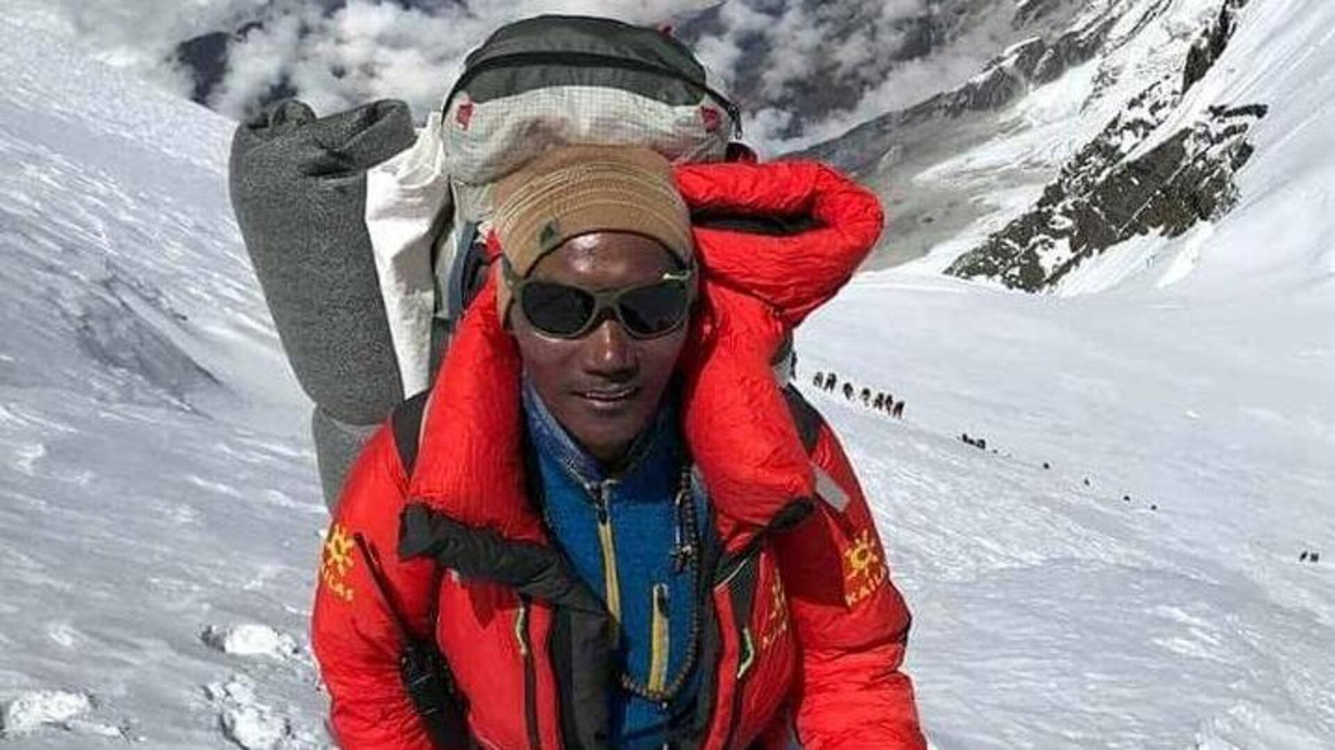 नेपाली के 'एवरेस्ट मैन' कामी शेरपा ने रिकॉर्ड 27वीं बार फतह की माउंट एवरेस्ट की चोटी