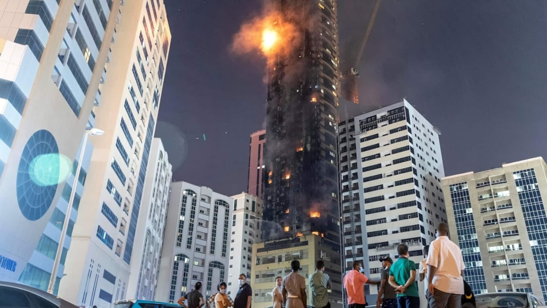 UAE के शारजाह में बहुमंजिला इमारत में लगी आग, 2 भारतीयों समेत 5 की मौत