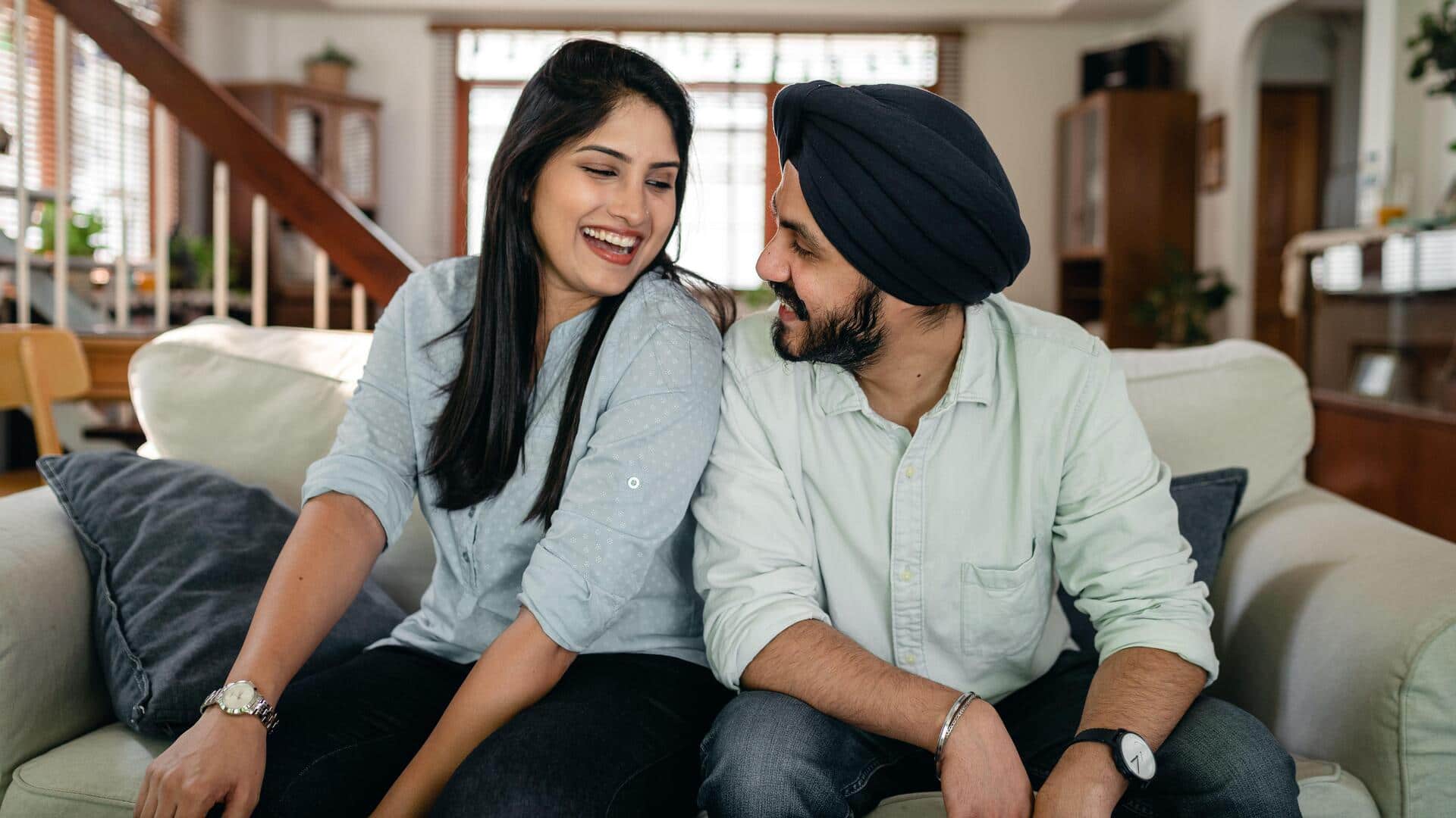 क्या है 'डबल इनकम नो किड्स' ट्रेंड? जानिए यह जीवनशैली क्यों हो रही है वायरल