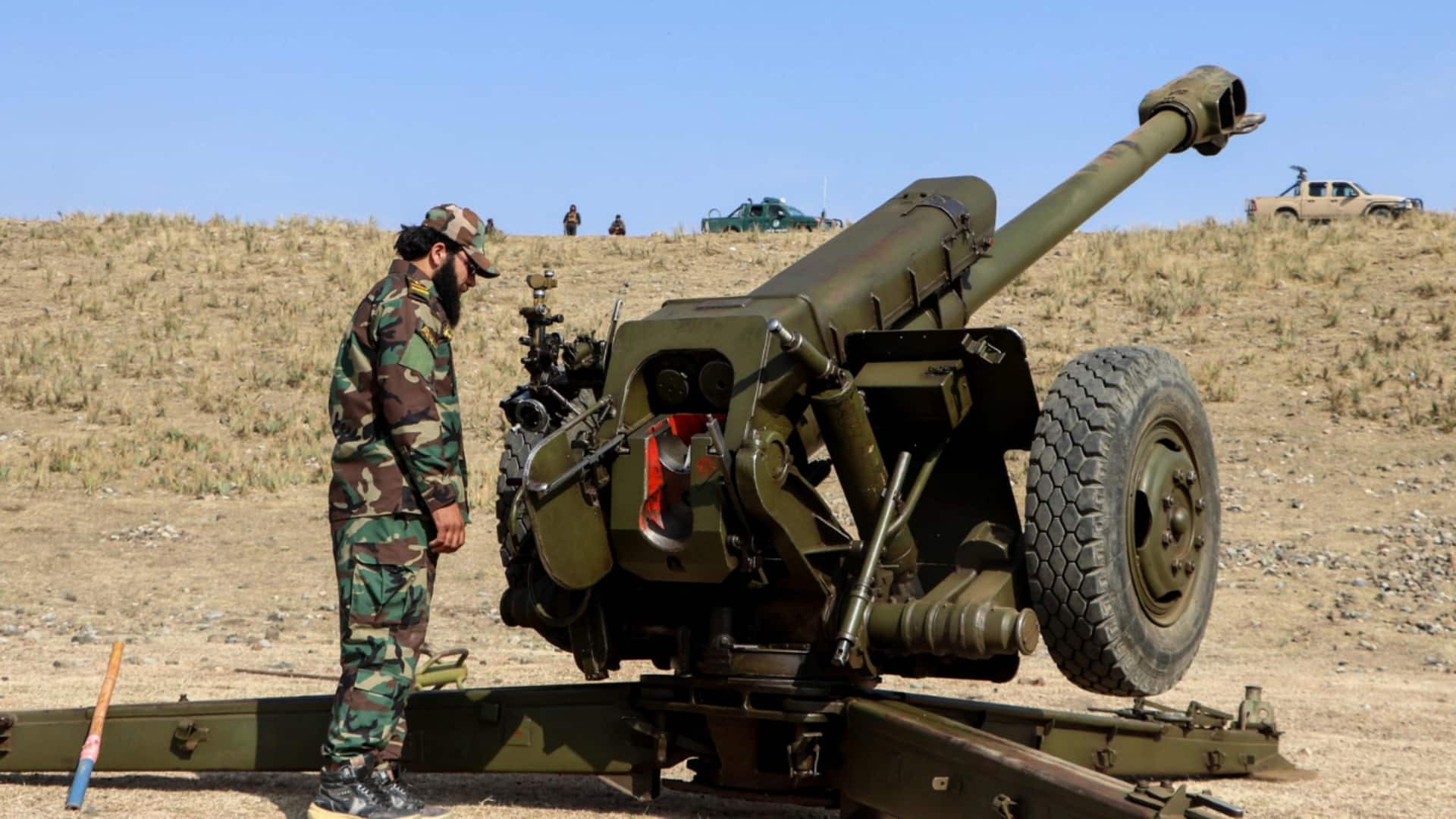 पाकिस्तान-अफगानिस्तान युद्ध में 350 से ज्यादा मौतें, ट्रंप ने असीम-शहबाज की तारीफ की