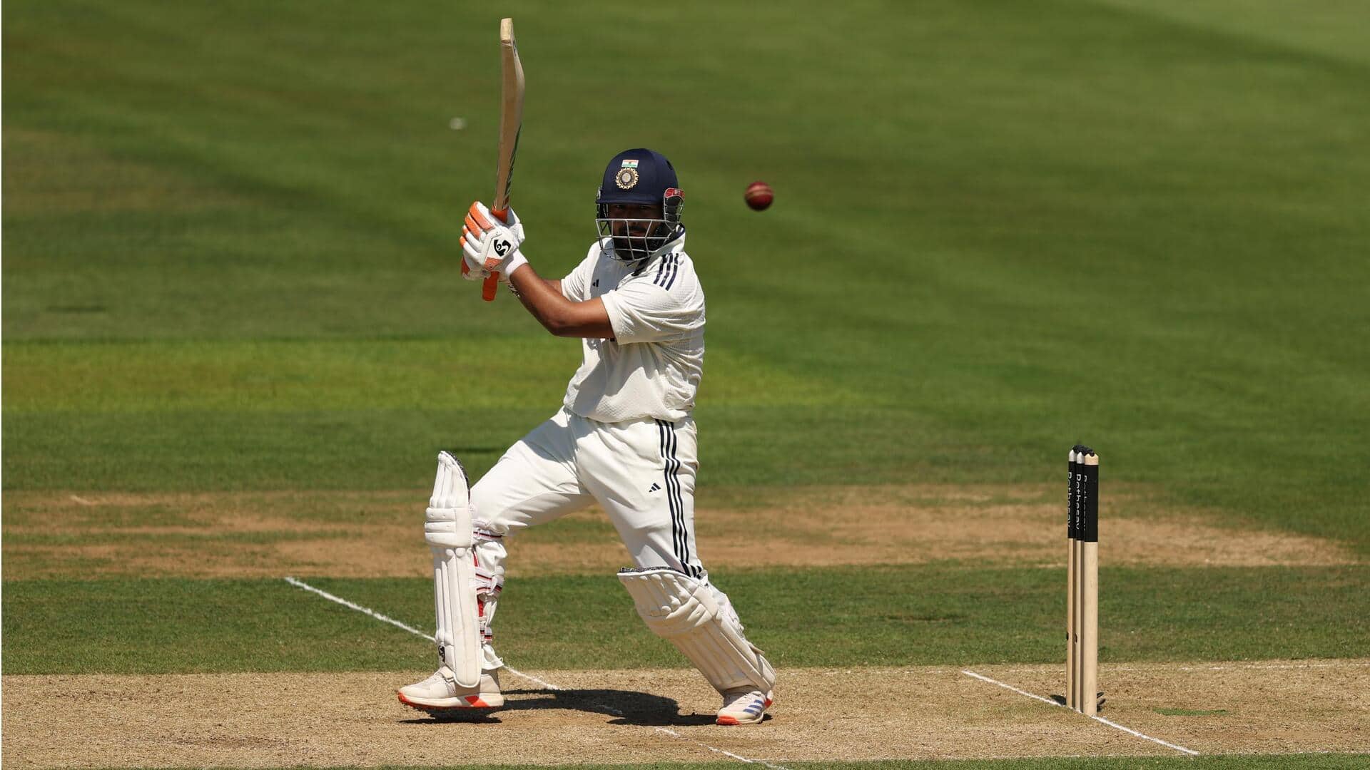 ऋषभ पंत ने रचा इतिहास, टेस्ट में सबसे ज्यादा छक्के लगाने वाले भारतीय बल्लेबाज बने