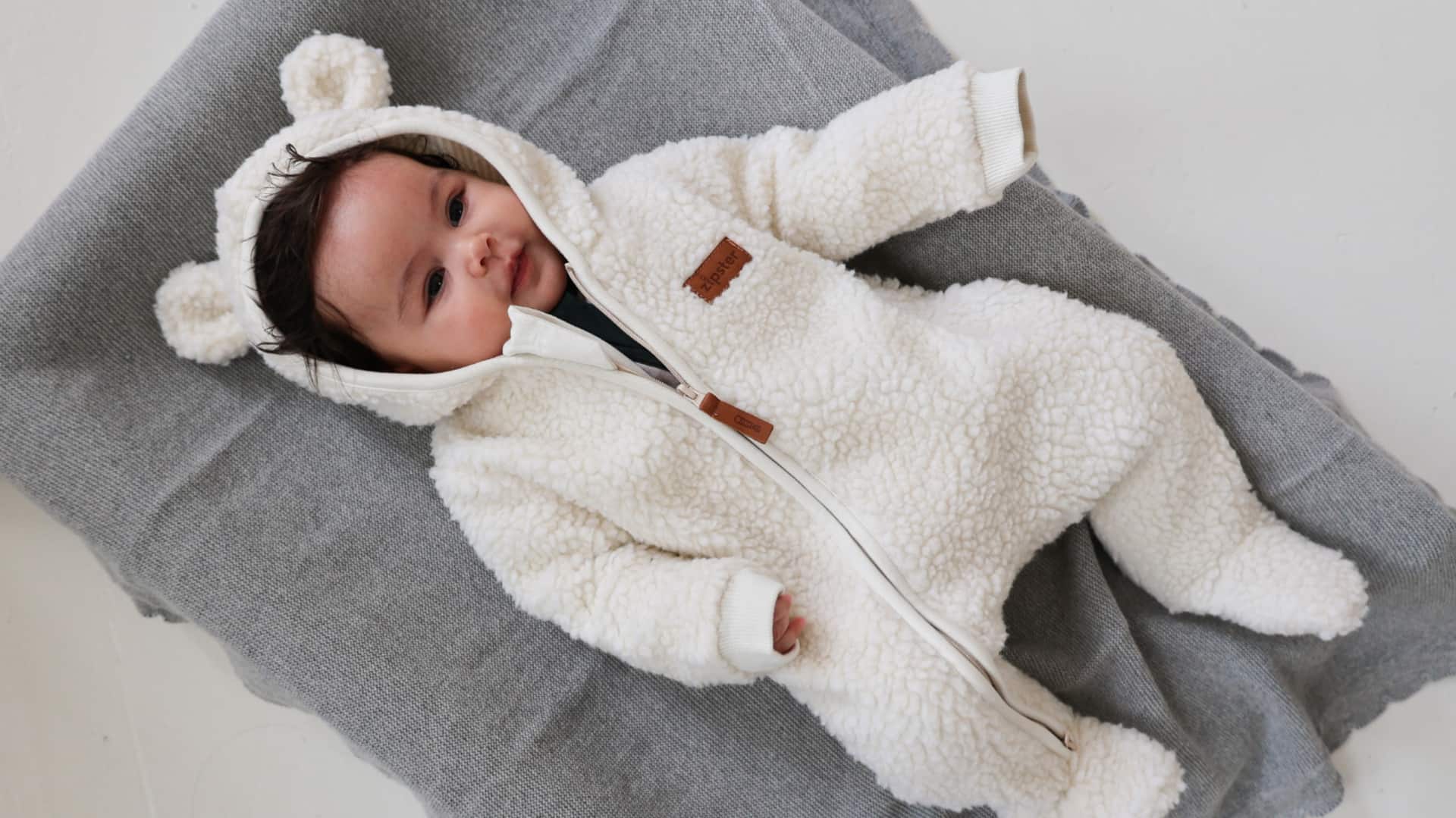 सर्दियों में नवजात शिशु रहेगा स्वस्थ, अपनाएं ये 5 तरीके