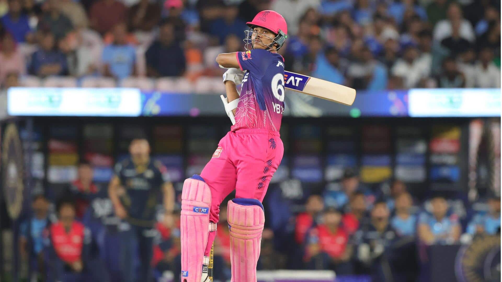 IPL में 75 पारियों के बाद इन भारतीय बल्लेबाजों ने बनाए हैं सर्वाधिक रन