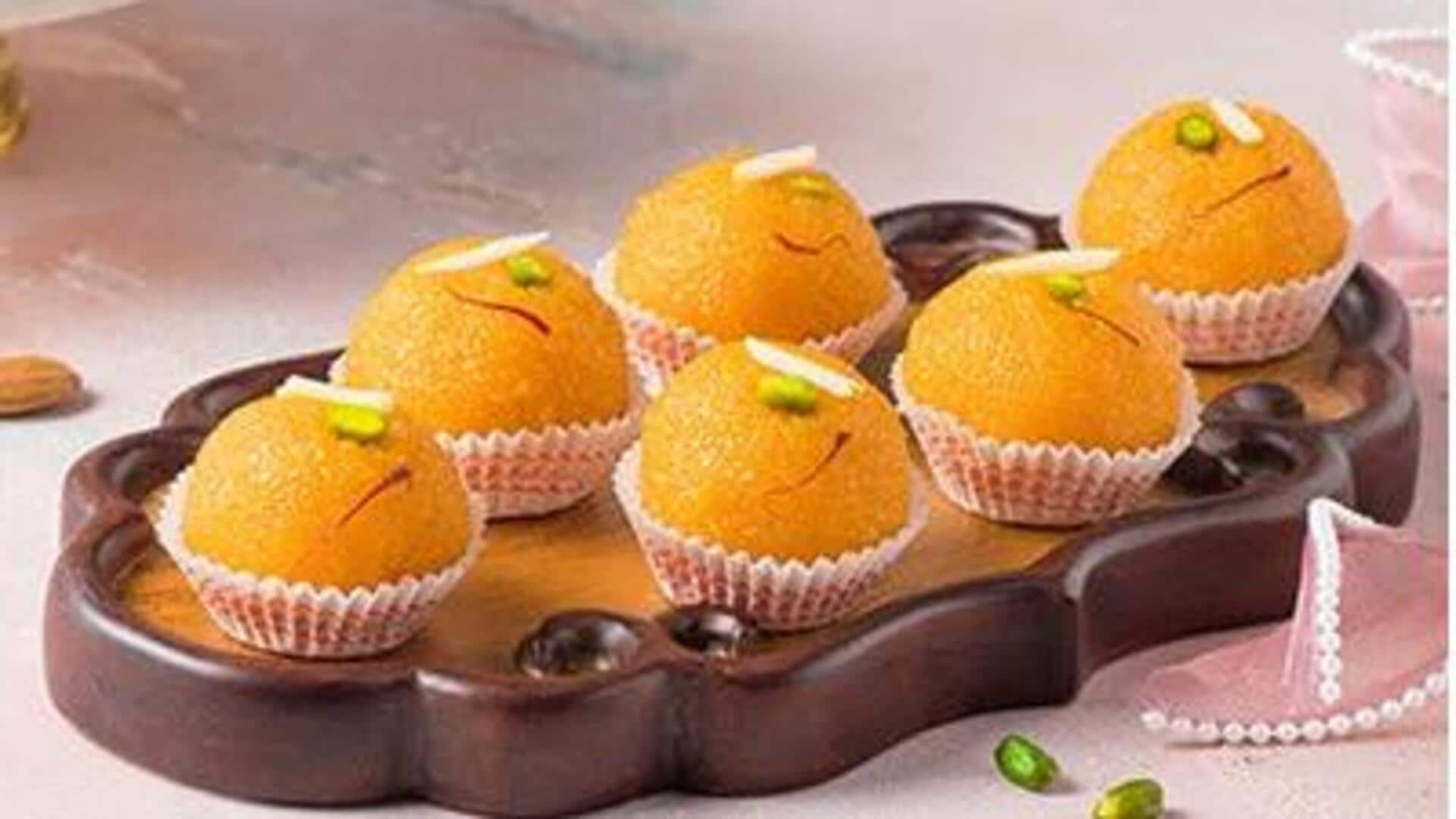 नारियल की बर्फी के अलावा इन 5 मिठाइयों को एक बार जरूर आजमाएं