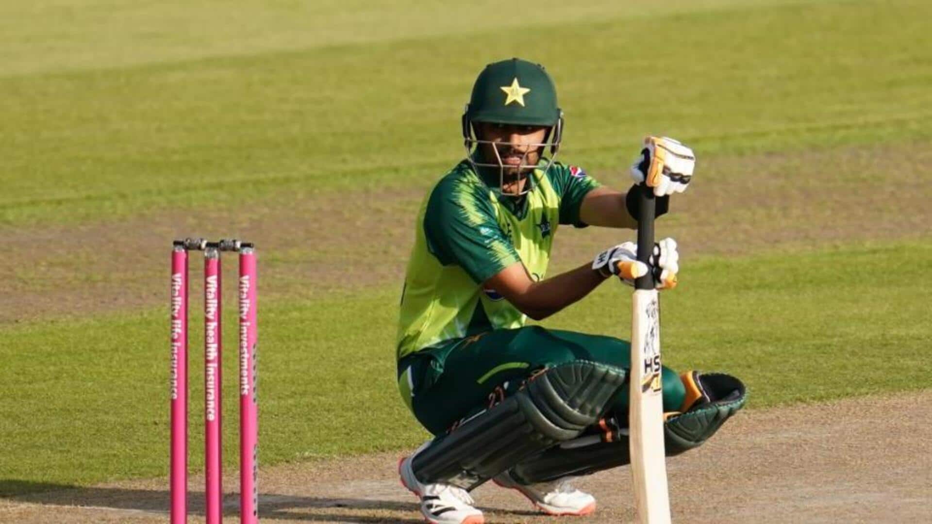 बाबर आजम पर लगा जुर्माना, श्रीलंका के खिलाफ तीसरे वनडे में किया था दुर्व्यवहार