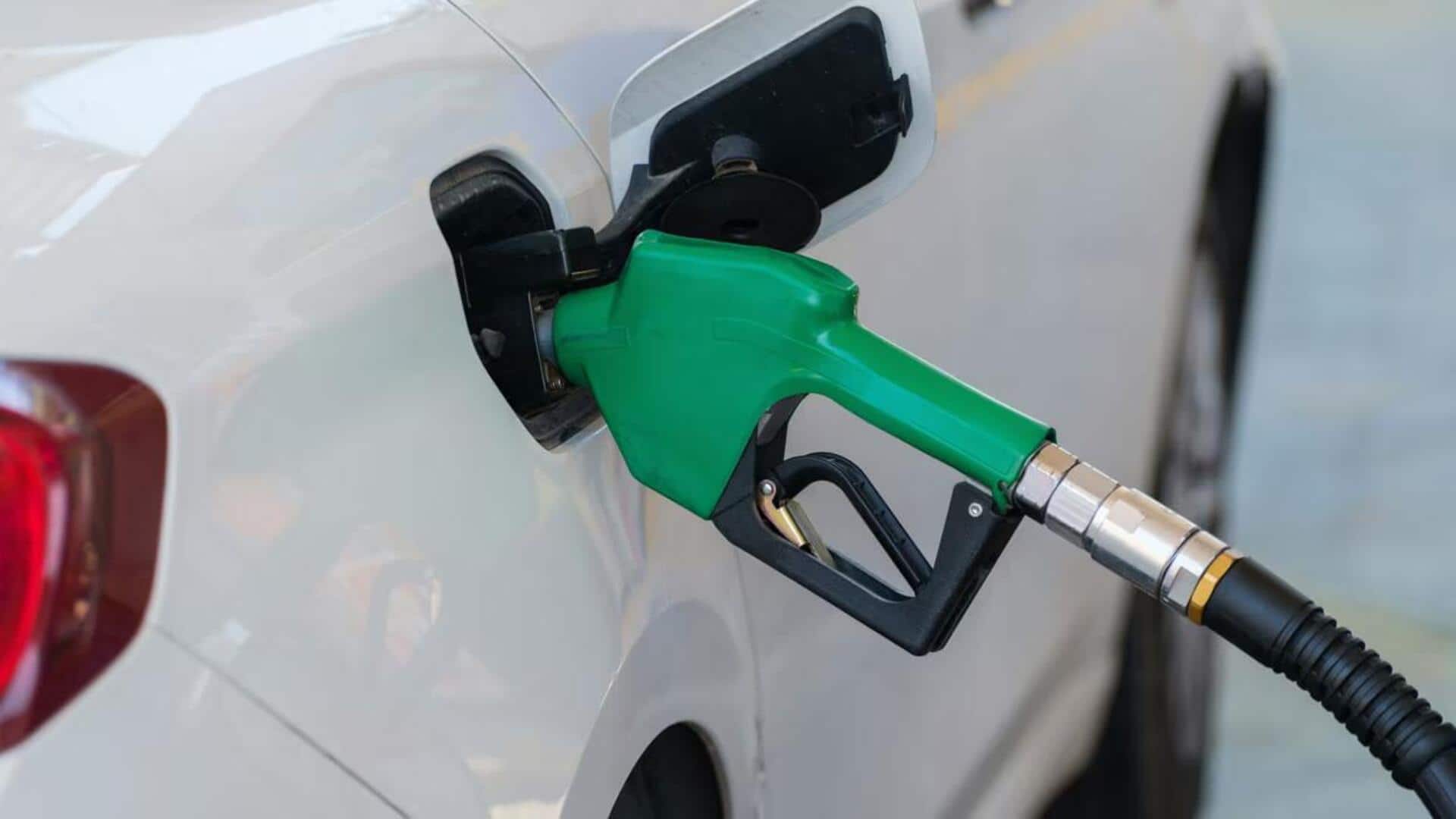 कम पेट्रोल-डीजल के साथ चलाते हैं कार, पड़ जाएगा भारी 