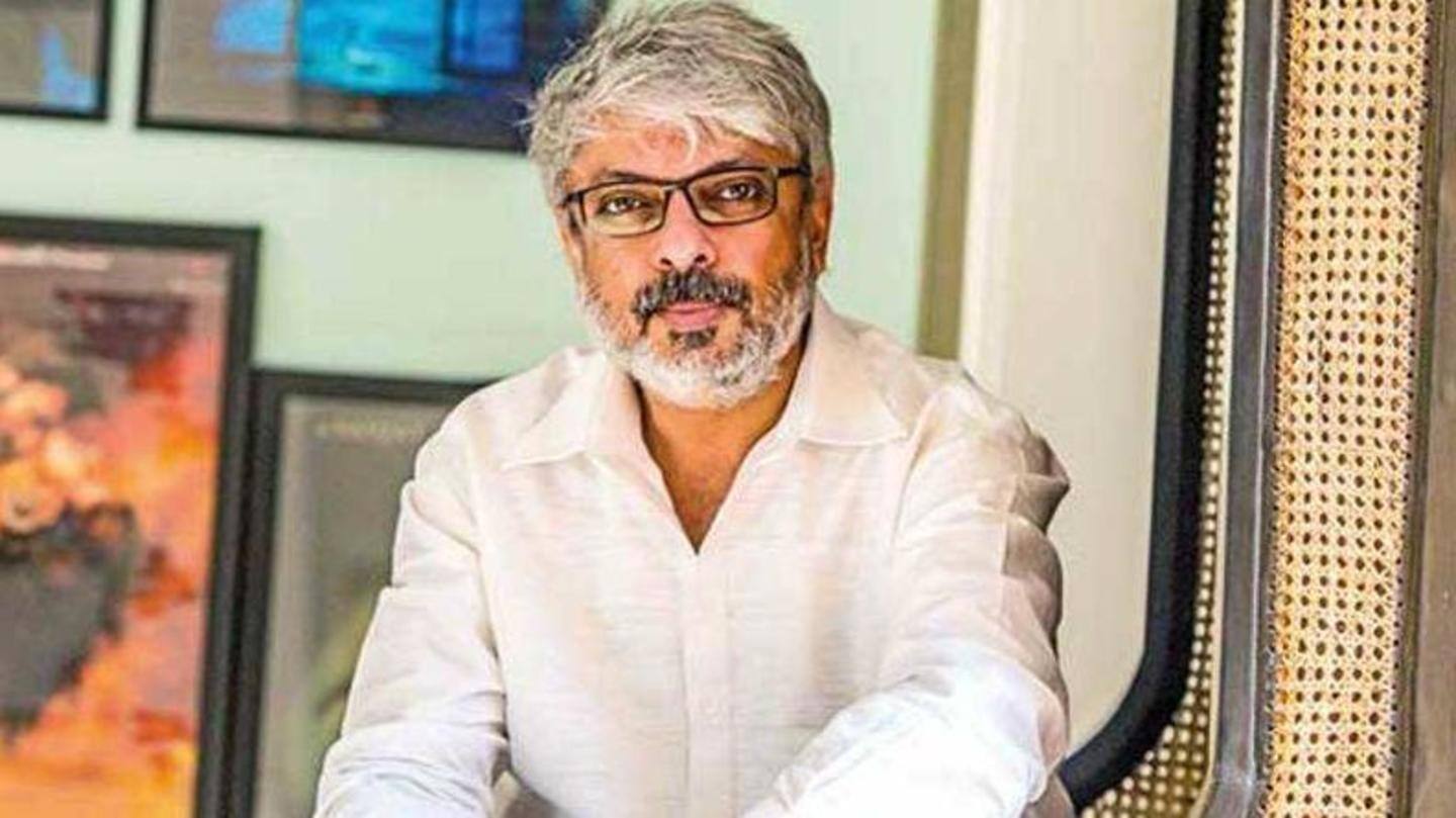 डिजिटल रिलीज के लिए संजय को ऑफर की गई अच्छी-खासी रकम डिजिटल रिलीज के लिए संजय को ऑफर की गई अच्छी-खासी रकम