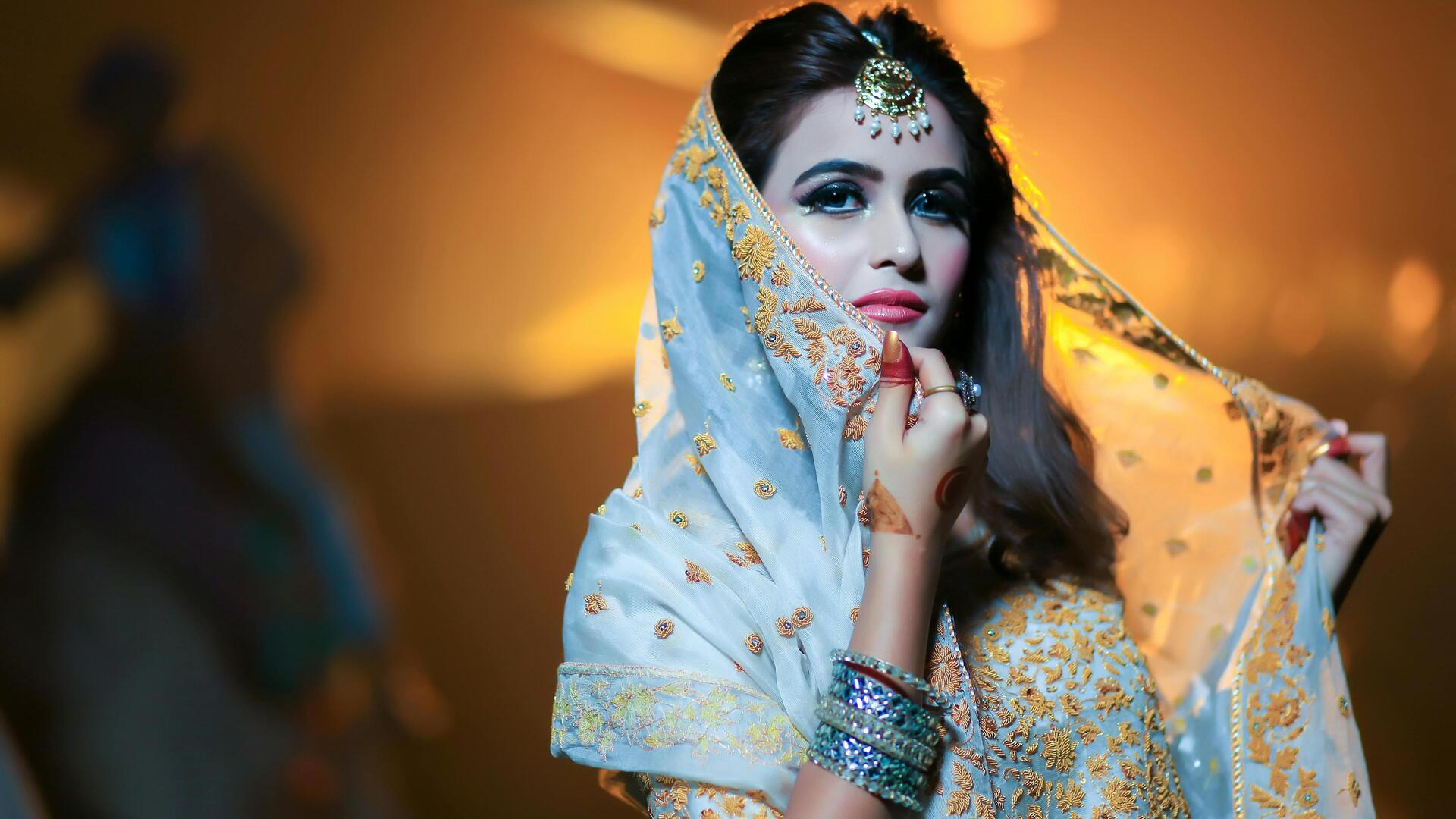 शादी के समारोहों में अनारकली सूट को इस तरह से करें स्टाइल