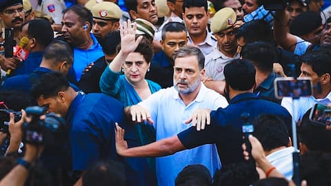 राहुल गांधी और प्रियंका गांधी के खिलाफ नई FIR दर्ज, पुलिसकर्मियों पर हमले का आरोप