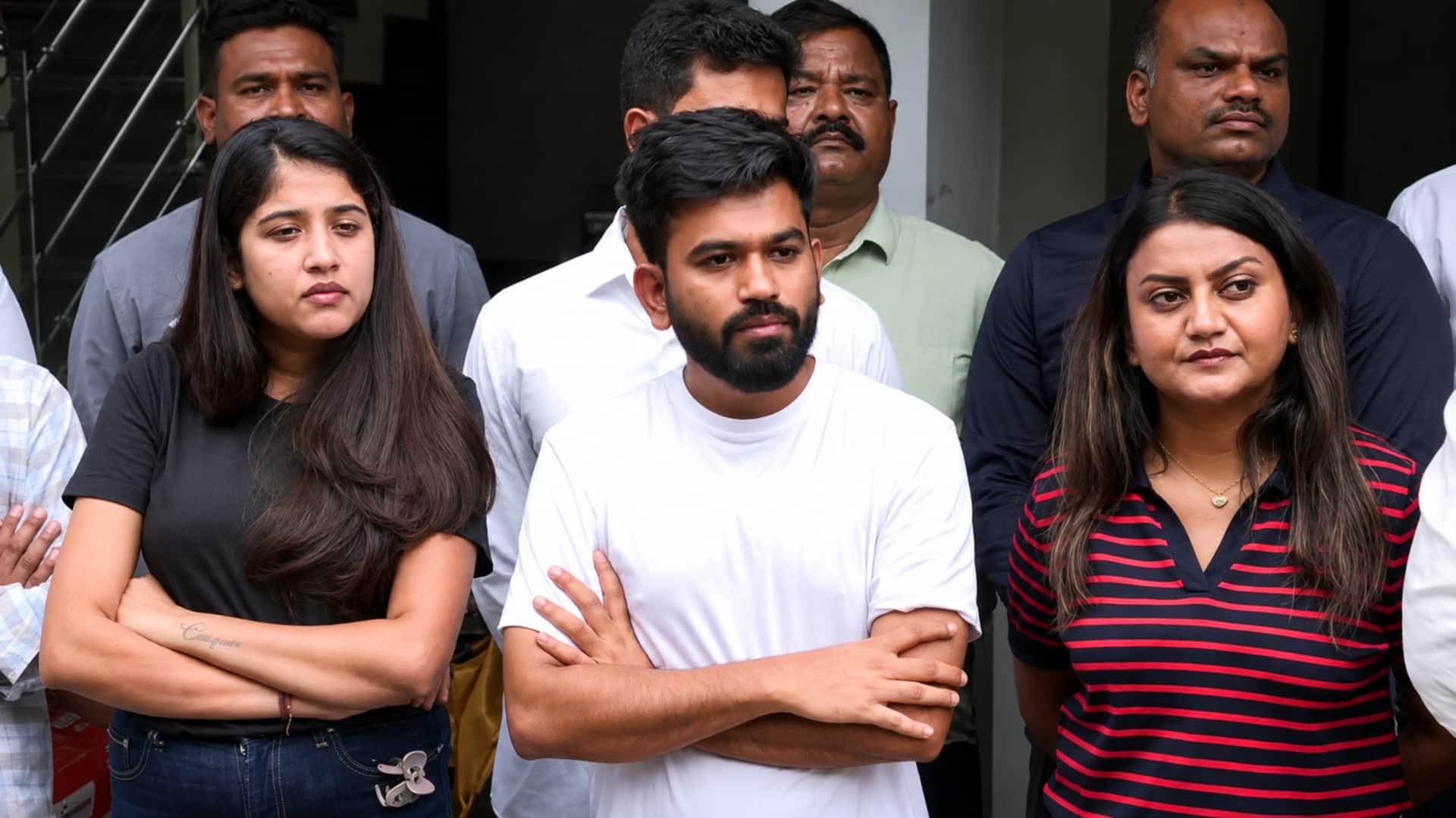 कॉकरोच जनता पार्टी अब E20 पर करेगी काम, सड़क से सरकारों पर दबाव बनाएगी पार्टी