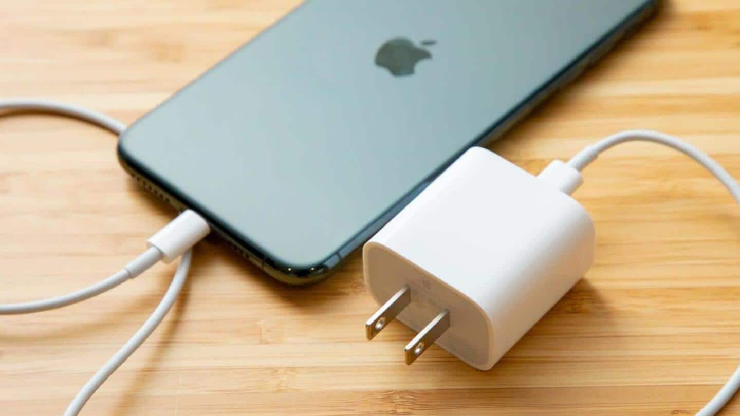 दो पोर्ट्स वाले 35W चार्जर पर काम कर रही है ऐपल, मिलेगी USB टाइप-C कनेक्टिविटी