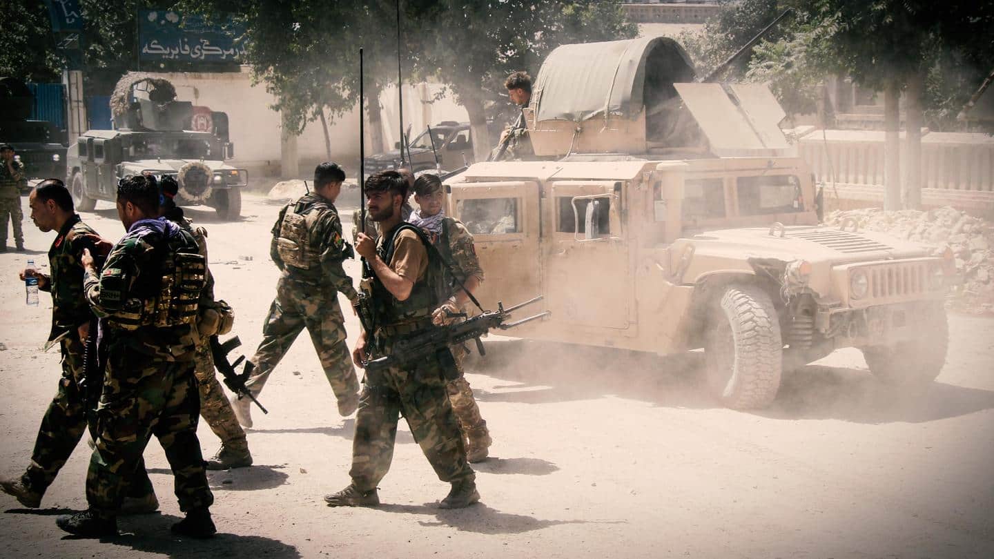 तालिबान के खिलाफ बिना लड़े ही क्यों पस्त हुई अफगान सेना?