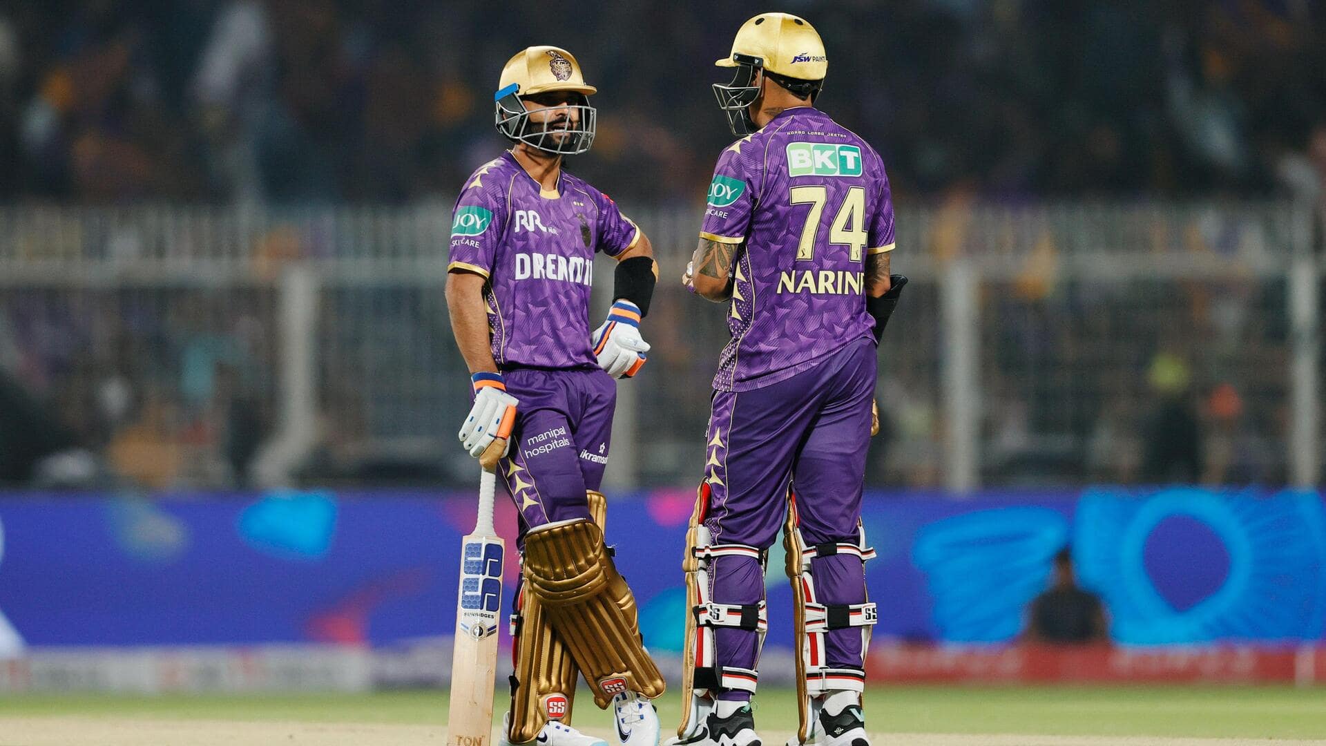 RCB बनाम KKR: बारिश की भेंट चढ़ा मैच, प्लेऑफ की दौड़ से बाहर हुई कोलकाता RCB बनाम KKR: बारिश की भेंट चढ़ा मैच, प्लेऑफ की दौड़ से बाहर हुई कोलकाता