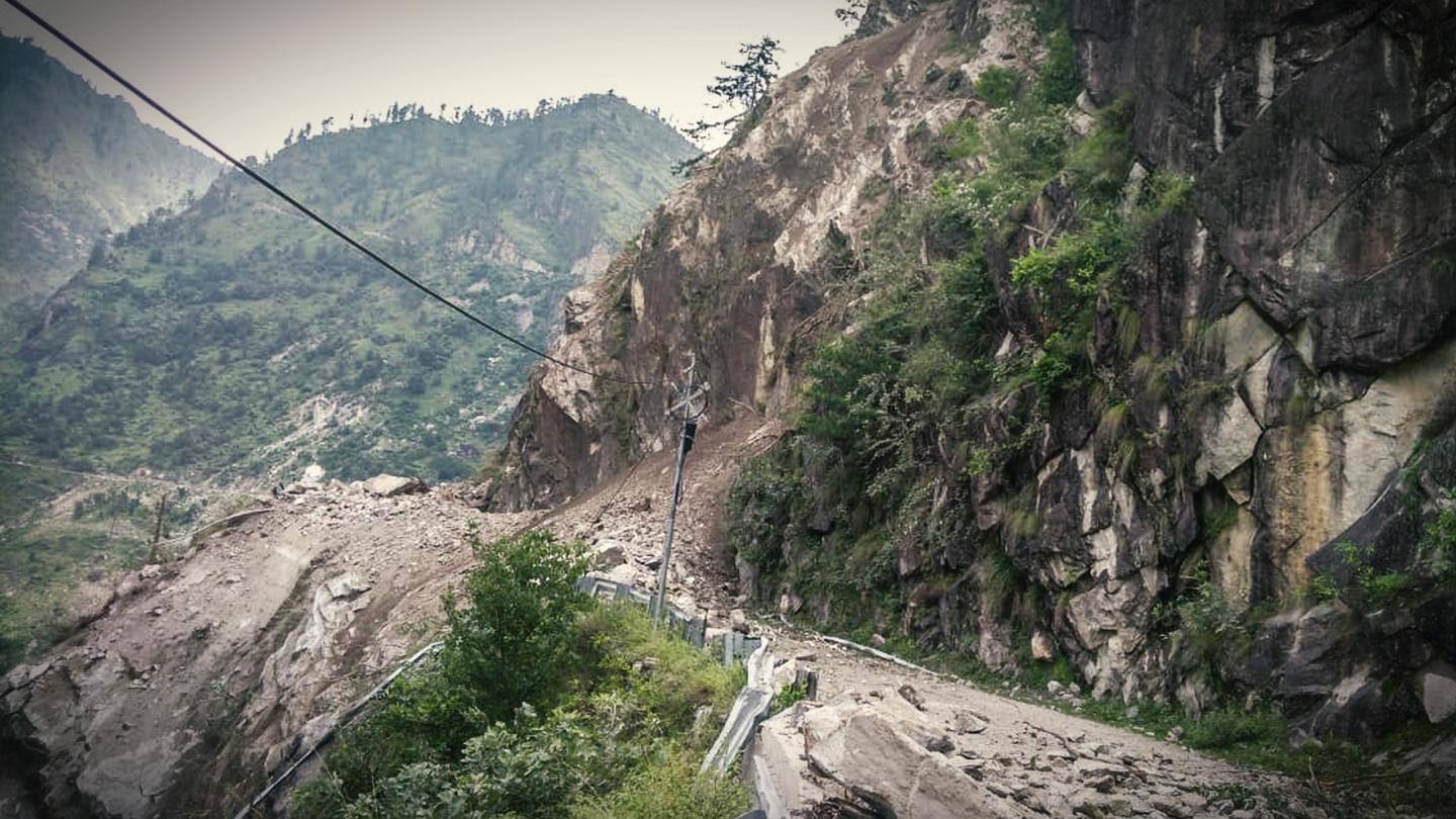 हिमाचल प्रदेश: किन्नौर में भूस्खलन की चपेट में आए वाहन, अब तक हुई 11 की मौत