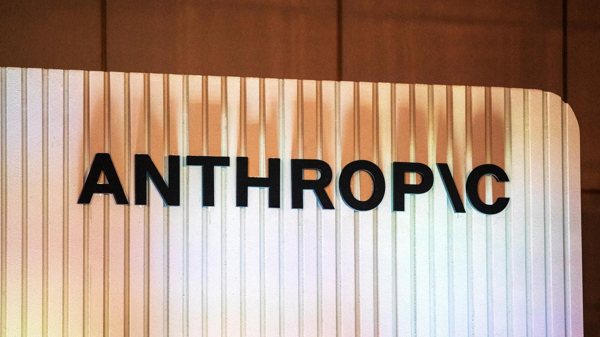 एंथ्रोपिक के क्लाउड डिजाइन AI टूल का कैसे करें उपयोग?