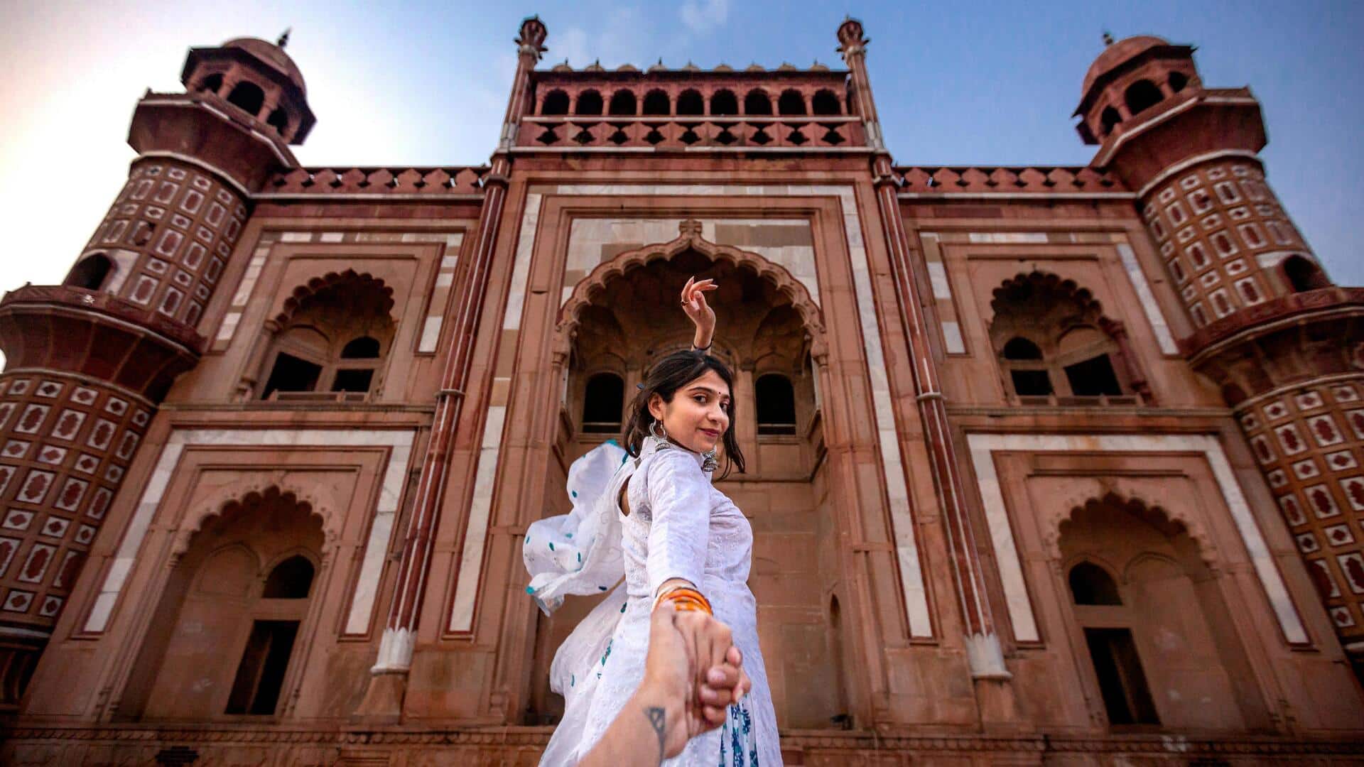 लोकप्रिय पर्यटन स्थलों पर भीड़ से बचने के लिए अपनाएं ये तरीके, शानदार होगा अनुभव